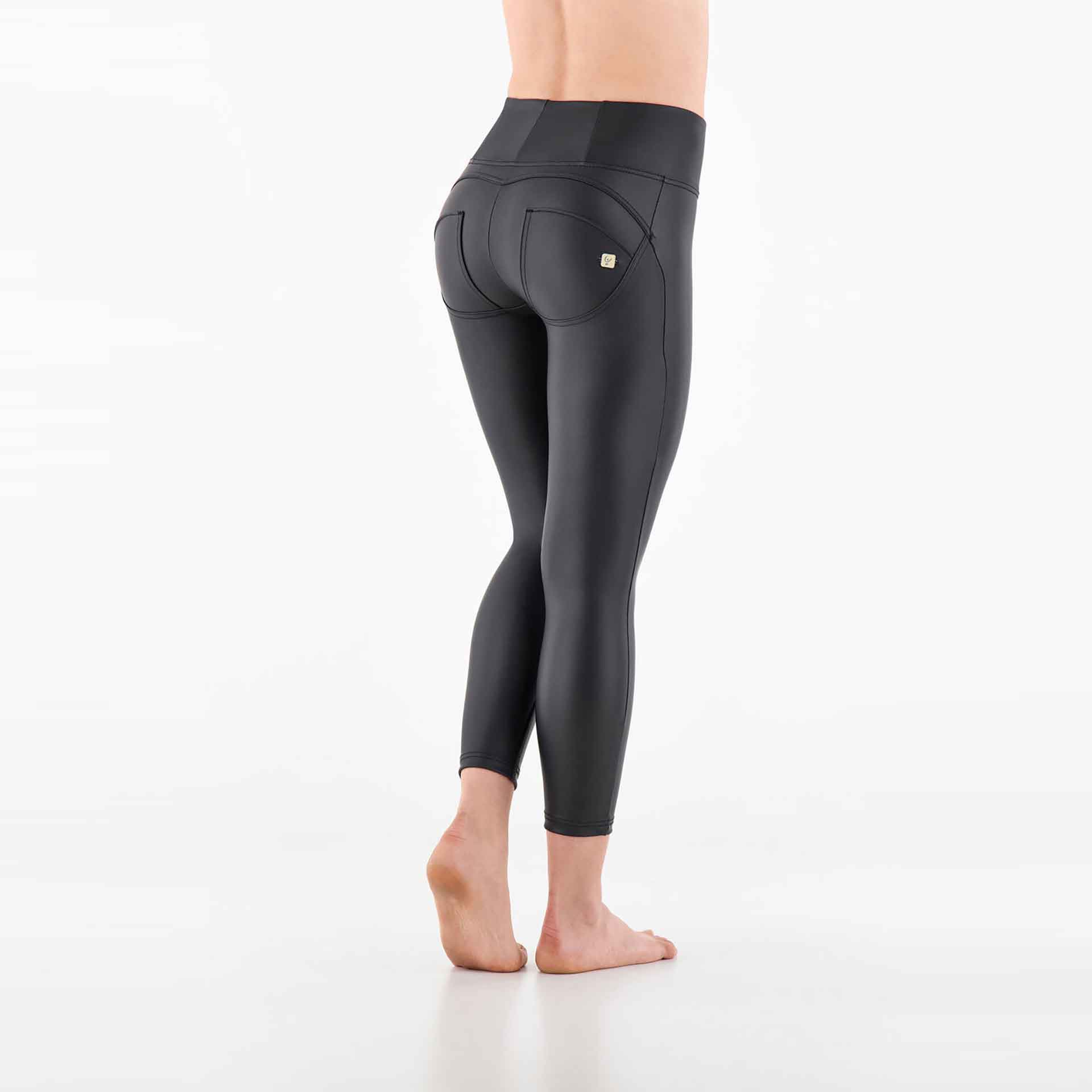 Freddy WR.UP High Waist Superskinny 7/8 Faux Leather Pants Black Freddy WR.UP High Waist Superskinny 7/8 Faux Leather Pants Black