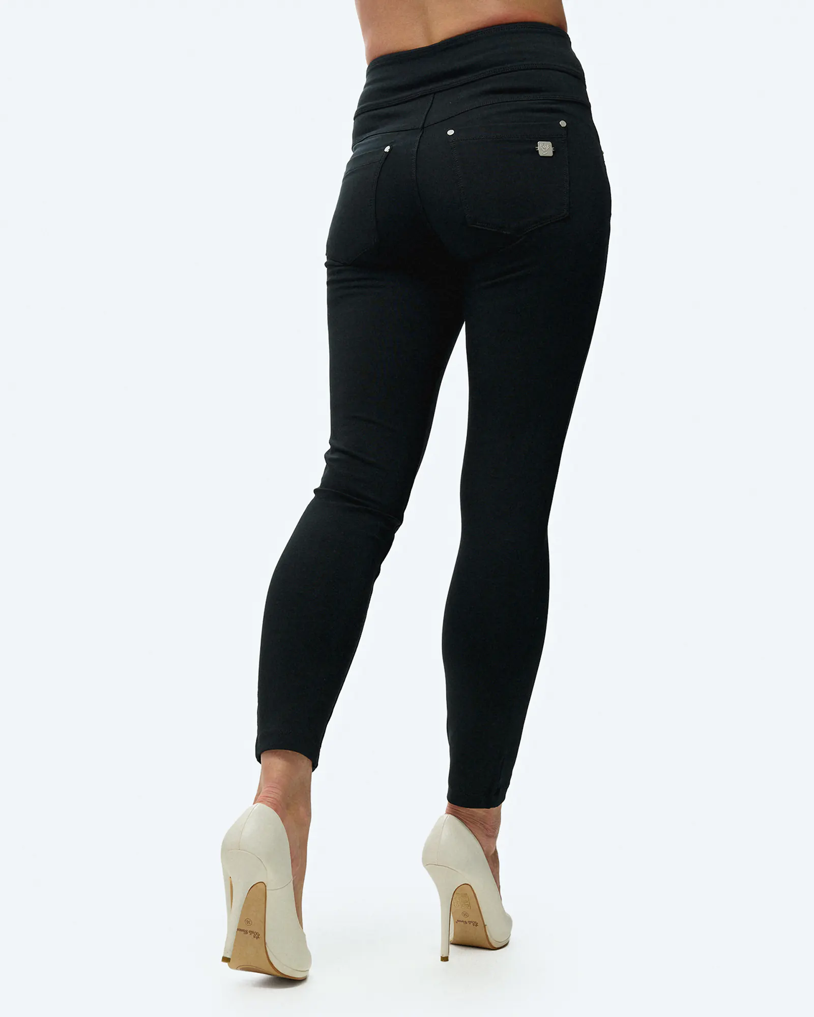 Freddy NOW Yoga Medium Waist 7/8 Skinny Jeans Black Freddy NOW Yoga Medium Waist 7/8 Skinny Jeans Black