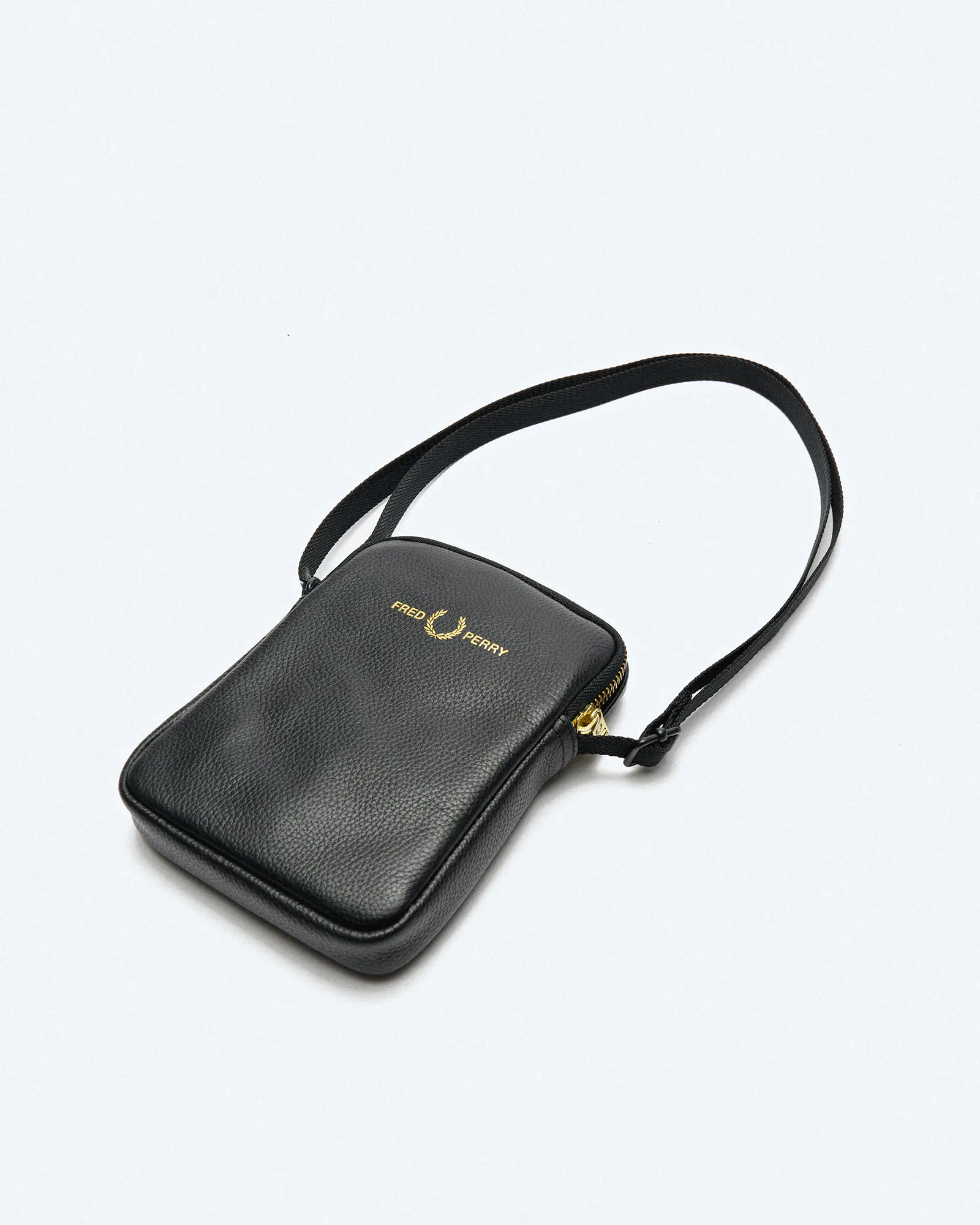 Fred Perry Tumbled Leather Side Bag Black