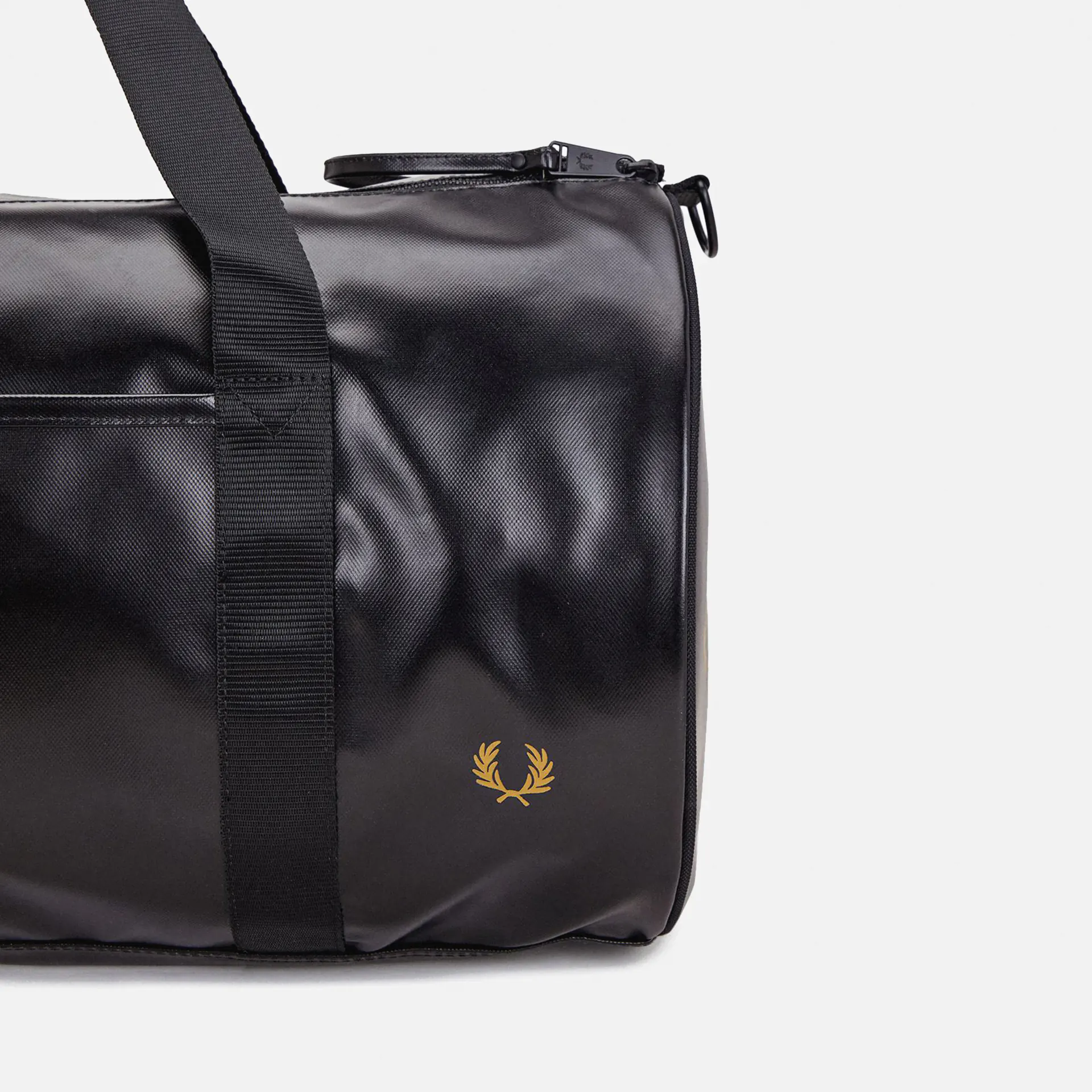 Fred Perry Tonal Large Barrel Bag Black/Gold Fred Perry Tonal Large Barrel Bag Black/Gold