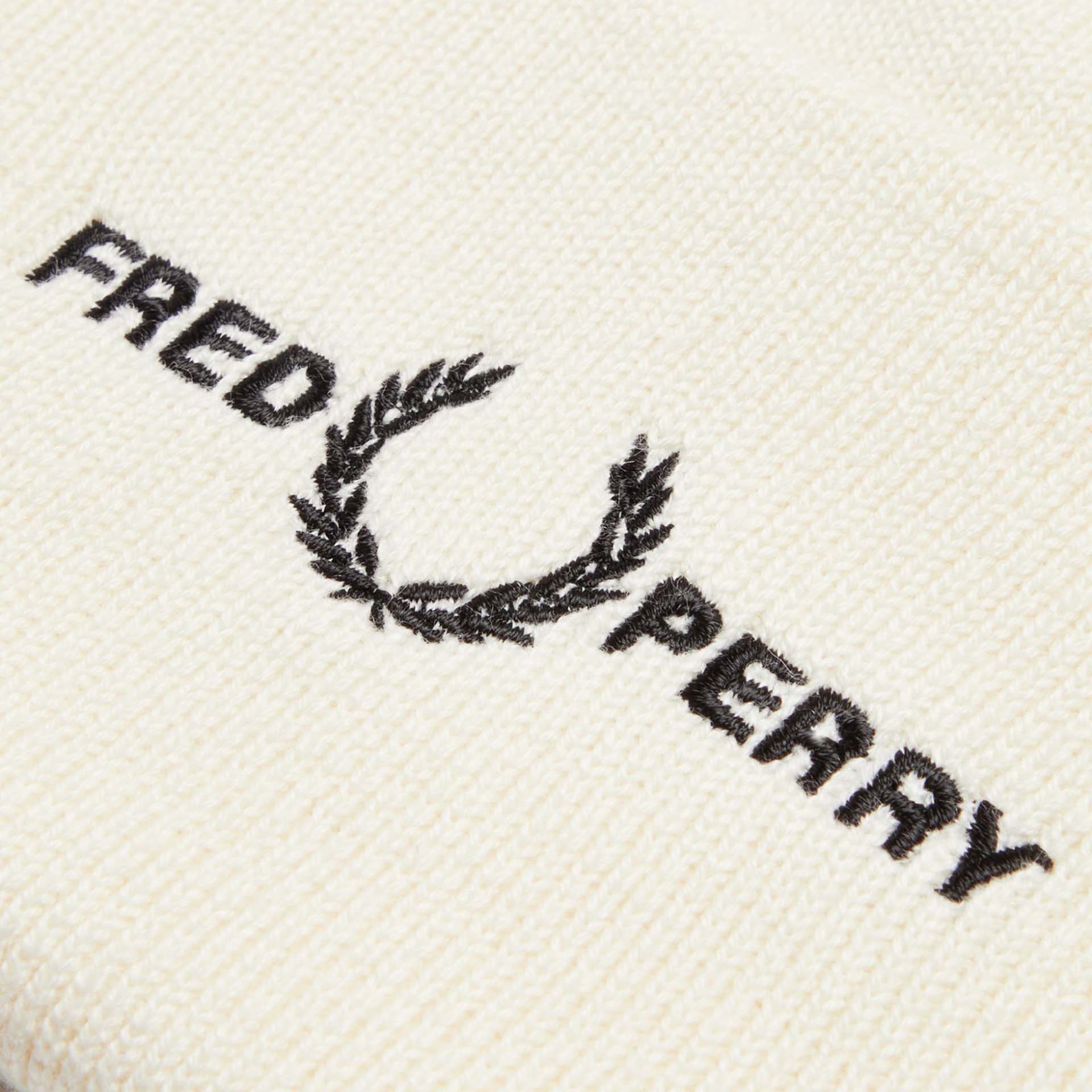 Fred Perry Graphic Beanie Ecru