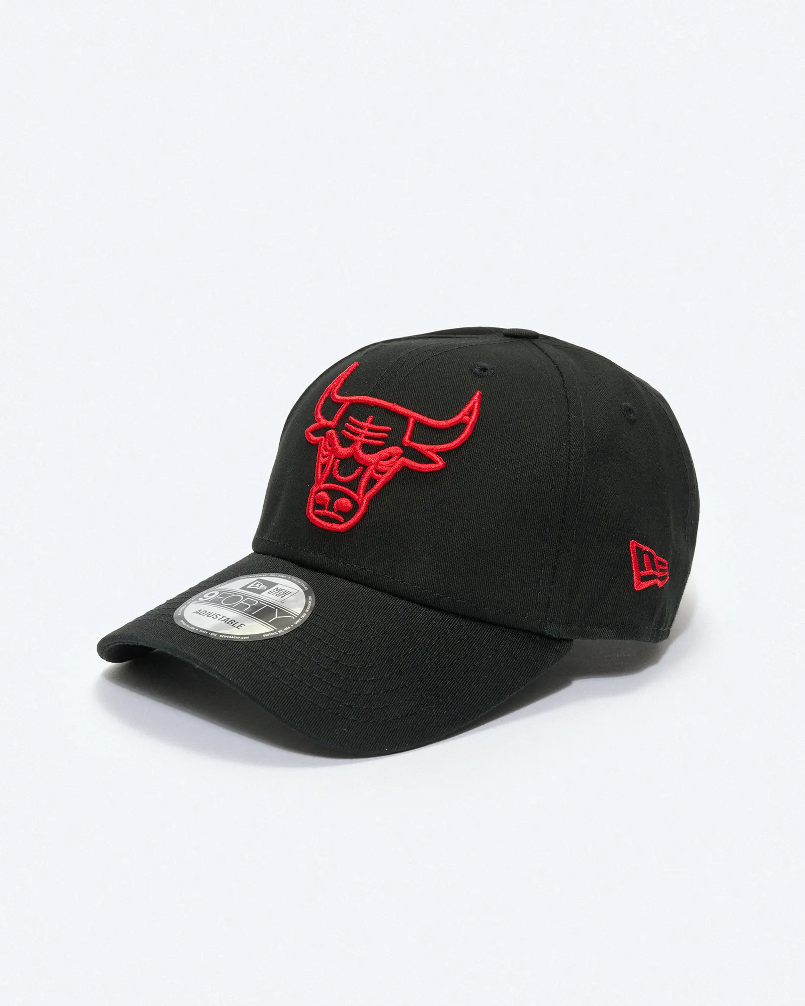 New Era NBA Chicago Bulls Neon Outline 9Forty Strapback Cap Black/Red New Era NBA Chicago Bulls Neon Outline 9Forty Strapback Cap Black/Red