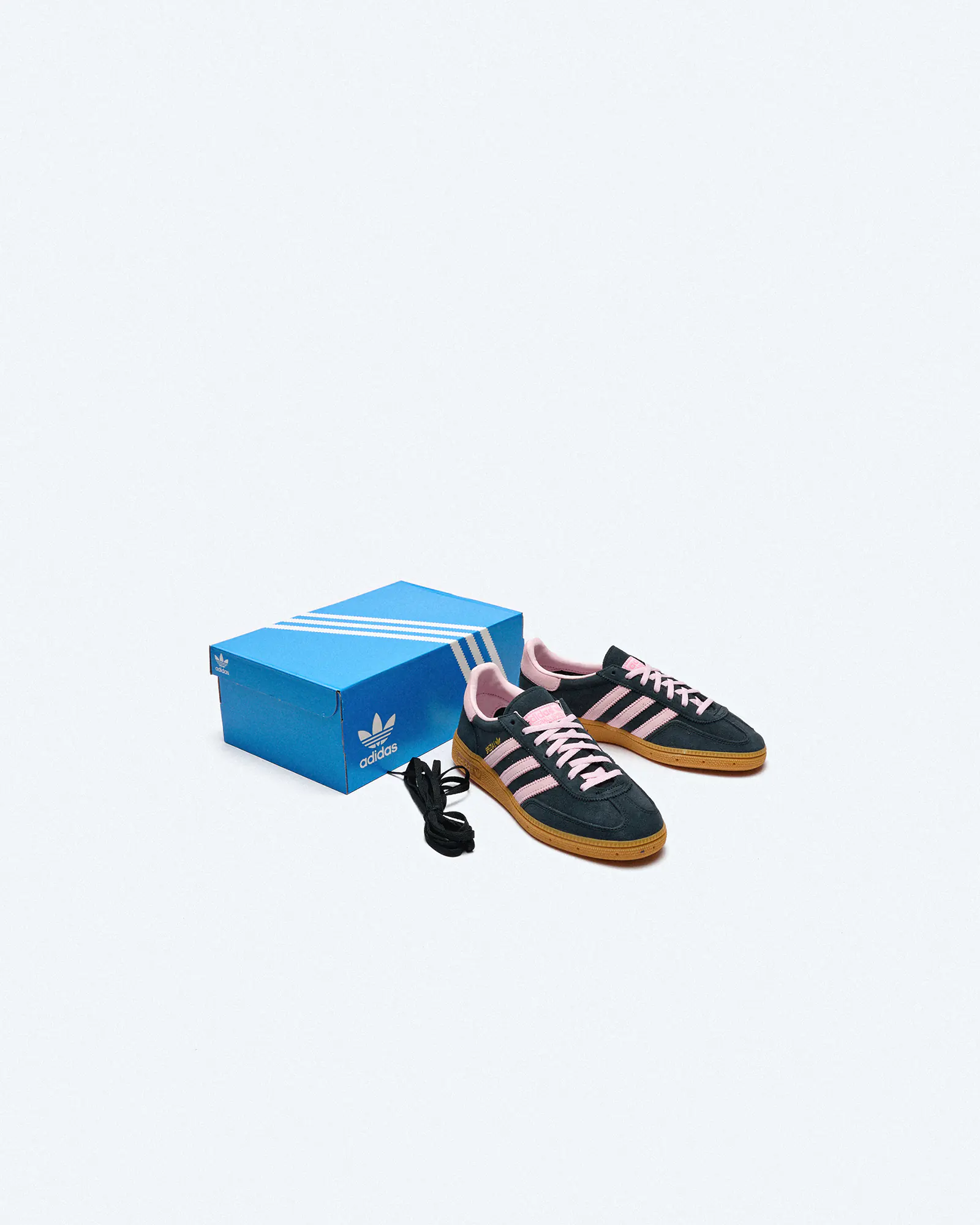 adidas Originals Handball Spezial Sneakers Core Black/Clear Pink/Gum adidas Originals Handball Spezial Sneakers Core Black/Clear Pink/Gum