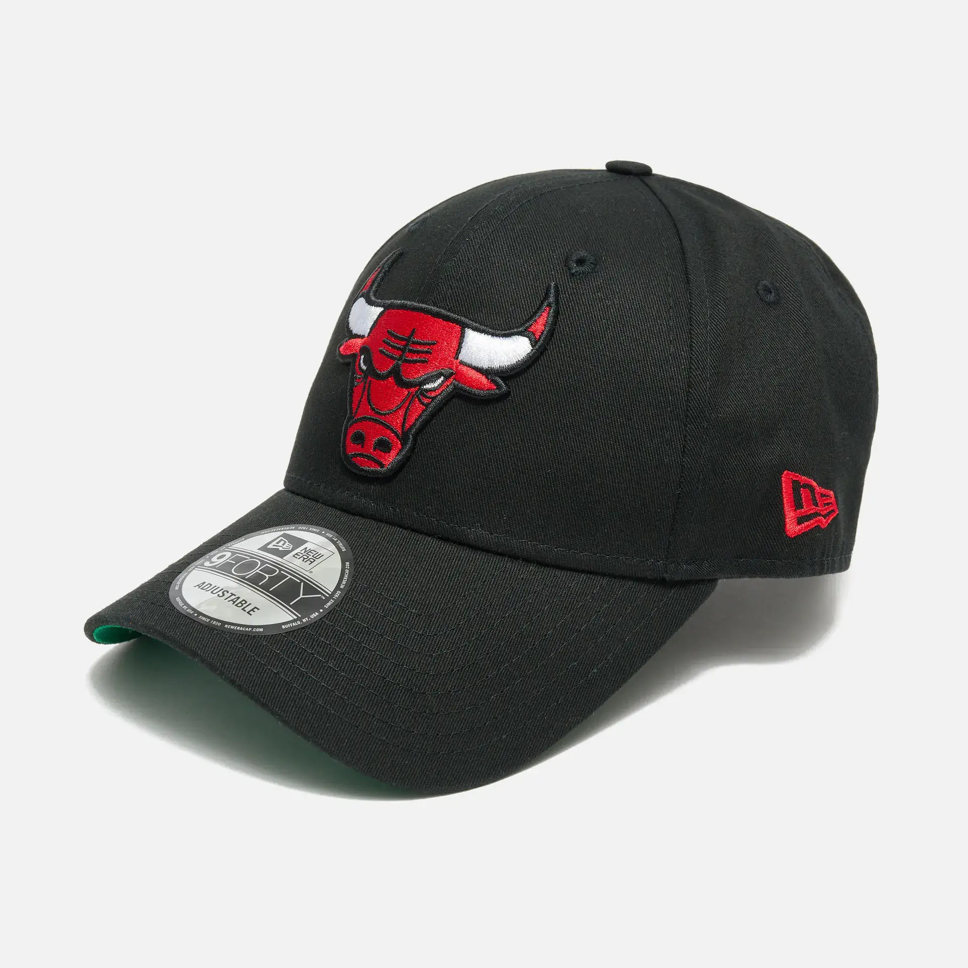 New Era NBA Chicago Bulls Team Side Patch 9Forty Strapback Cap BLKFDR