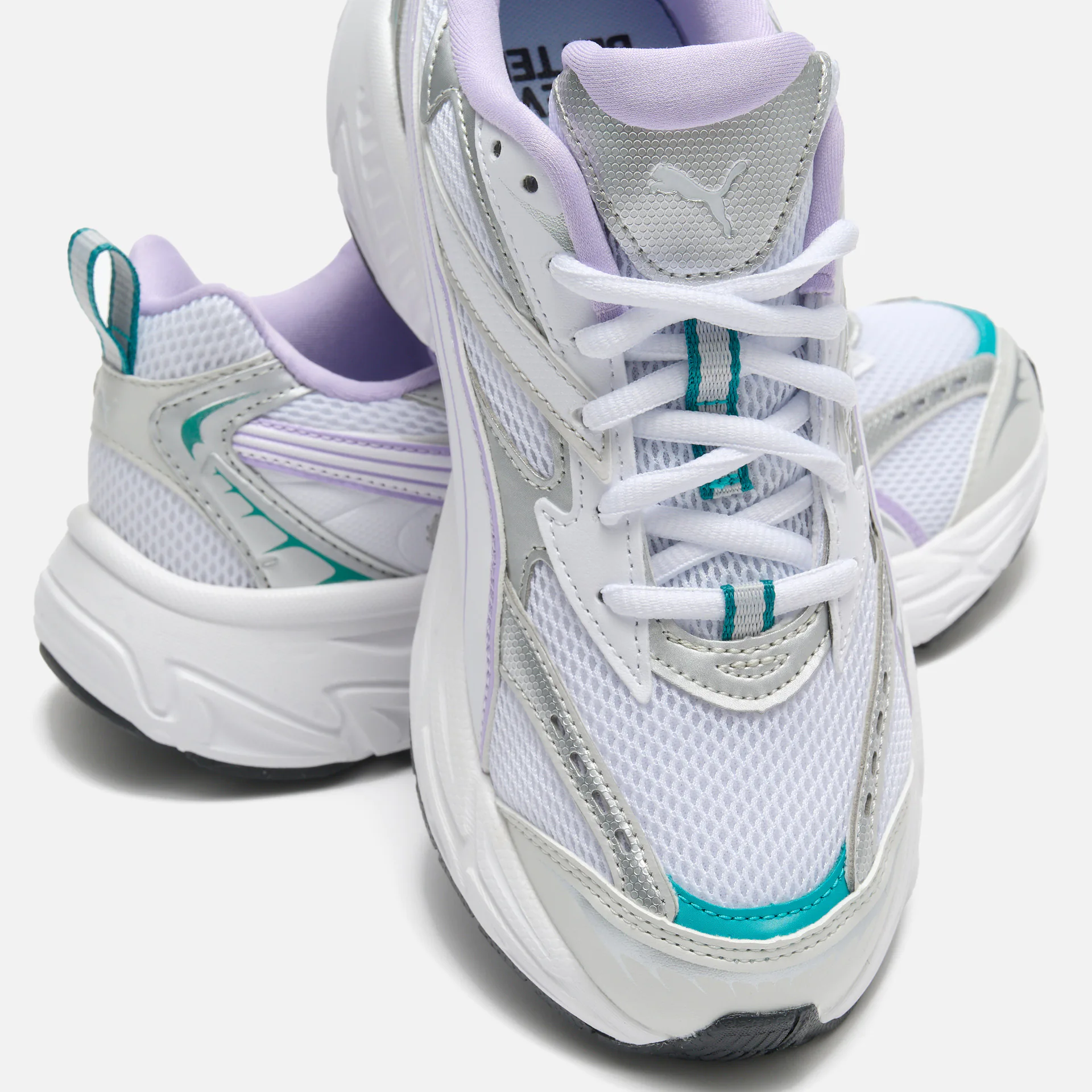 PUMA  Morphic Sneaker White Vivid Violet