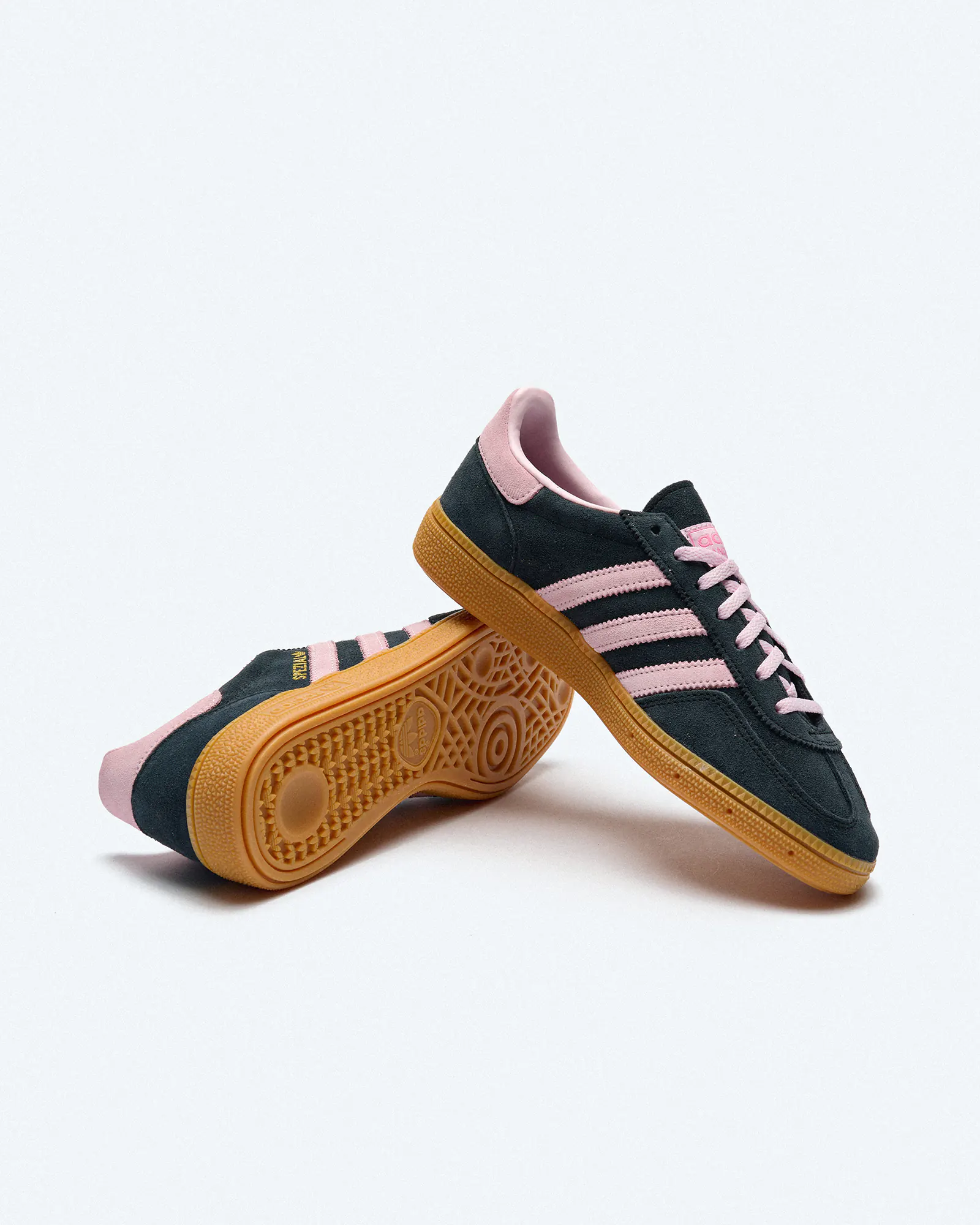 adidas Originals Handball Spezial Sneakers Core Black/Clear Pink/Gum adidas Originals Handball Spezial Sneakers Core Black/Clear Pink/Gum
