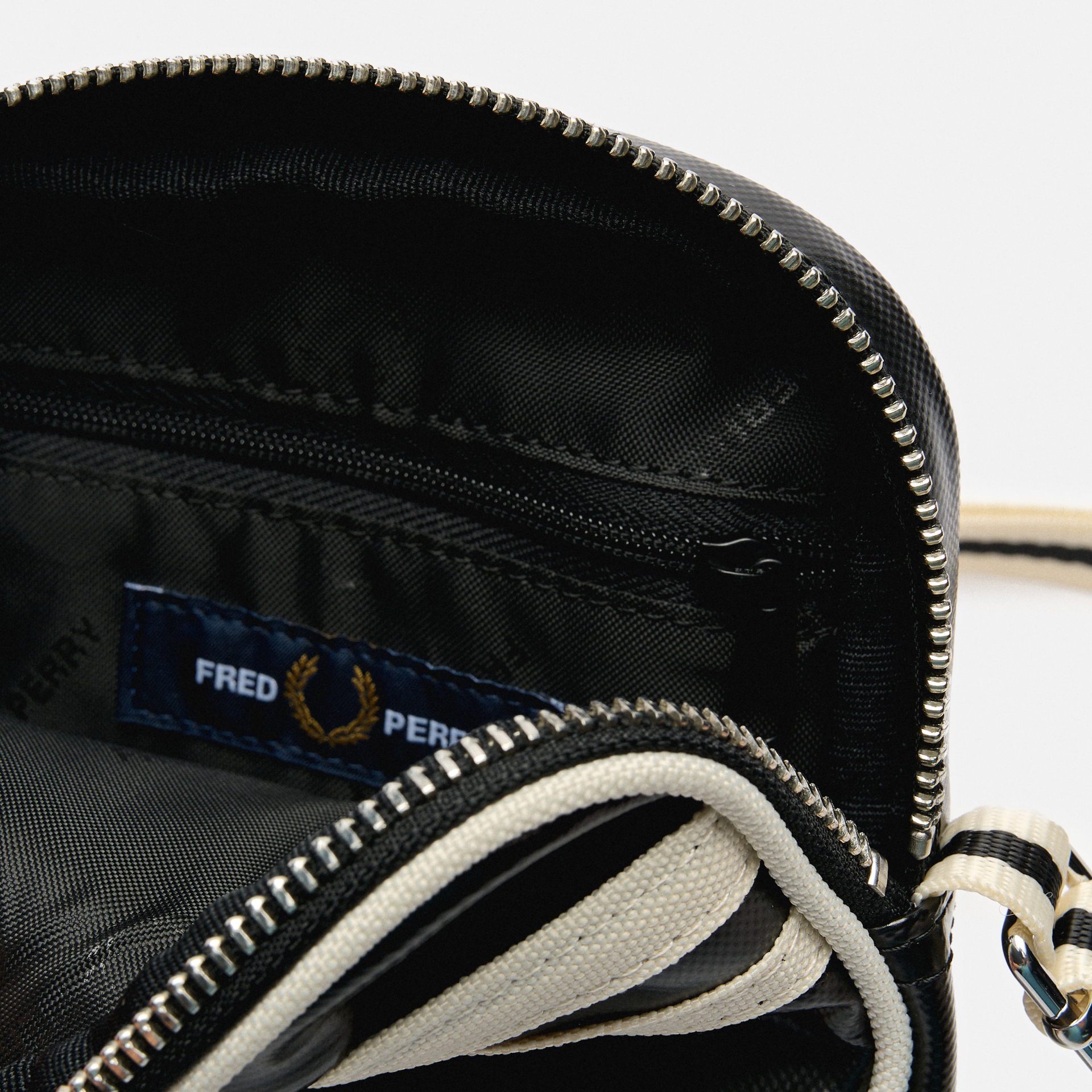 Fred Perry Classic Small Side Bag Black/Ecru