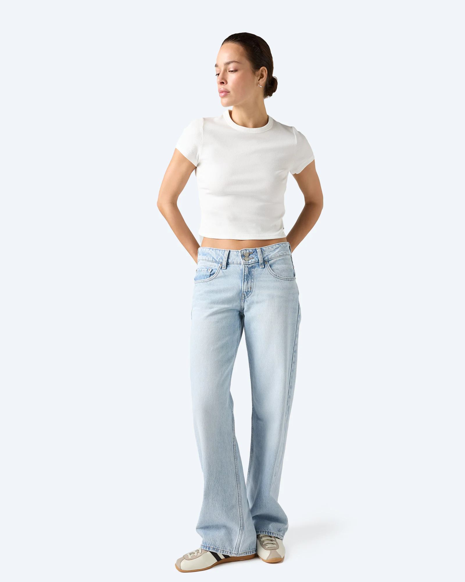 Superlow Loose Light Indigo Flat Finish Jeans Abraided Art