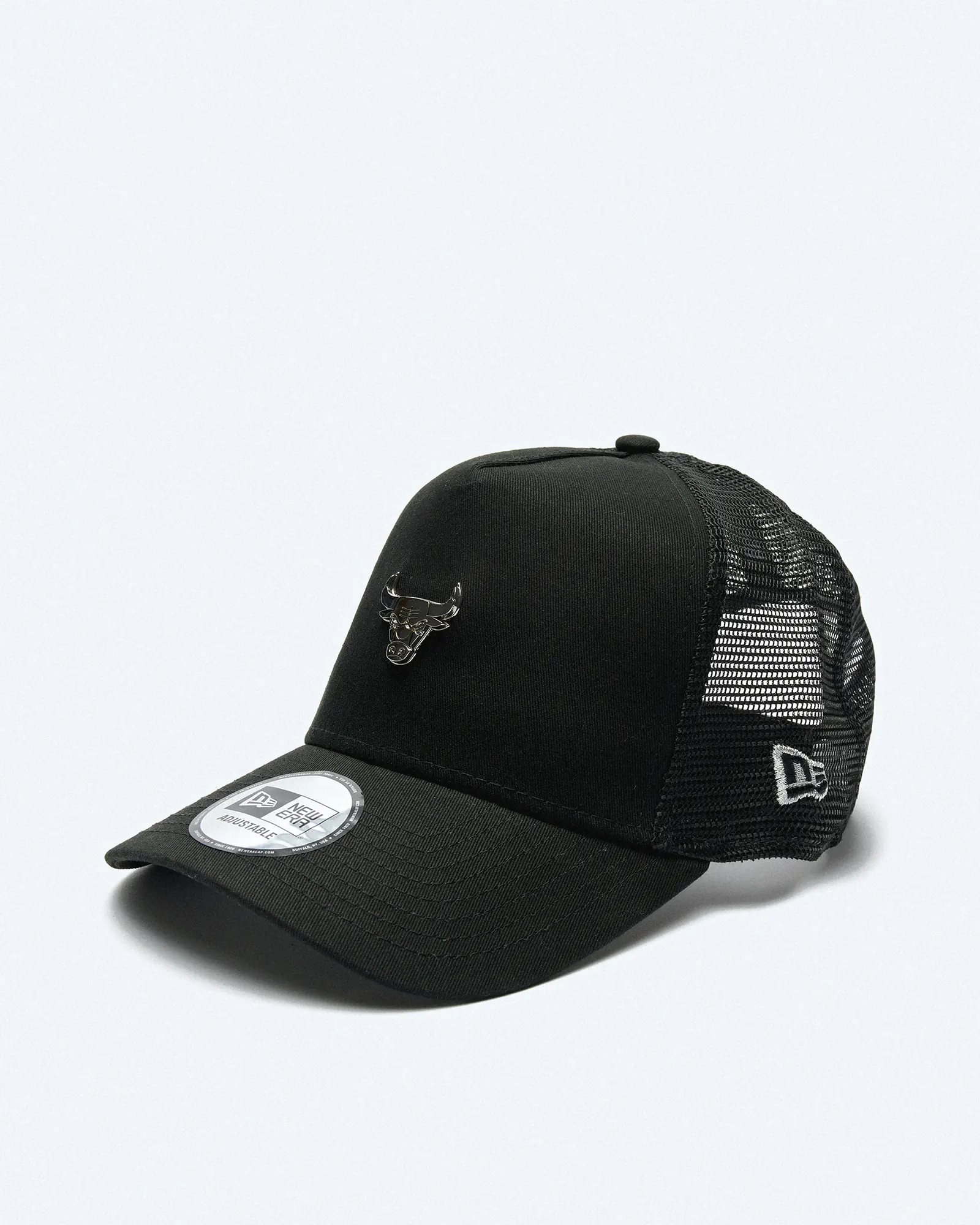 New Era Chicago Bulls 9Forty Metallic Trucker Cap Black New Era Chicago Bulls 9Forty Metallic Trucker Cap Black