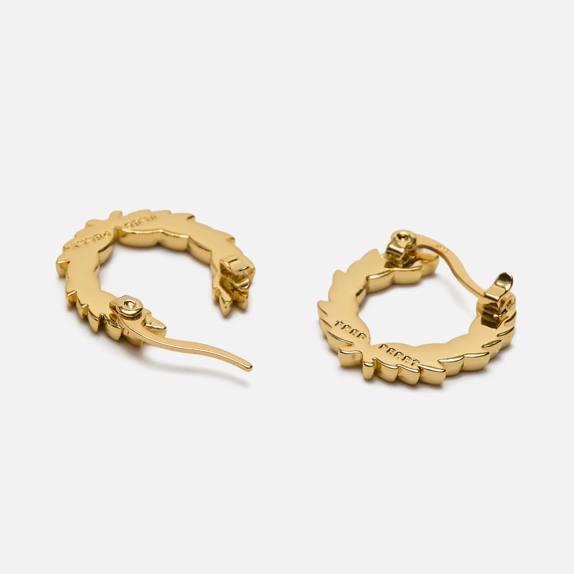 Fred Perry Laurel Wreath Mini Earrings Gold