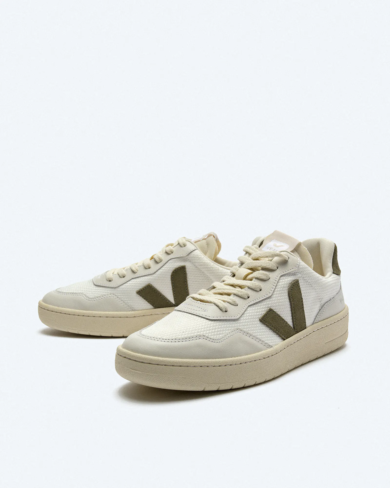 Veja V-90 B-Mesh Sneaker Extra White Khaki Veja V-90 B-Mesh Sneaker Extra White Khaki