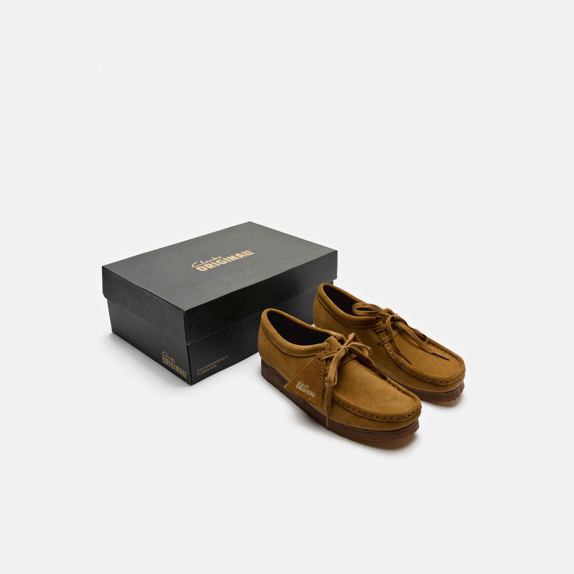 Clarks Women's Wallabee Suede Shoes Cola