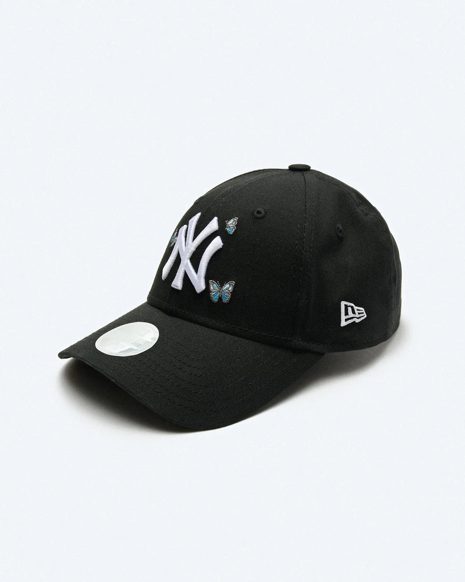 New Era MLB NY Yankees Womens Icon 9Forty Strapback Cap Black/White New Era MLB NY Yankees Womens Icon 9Forty Strapback Cap Black/White