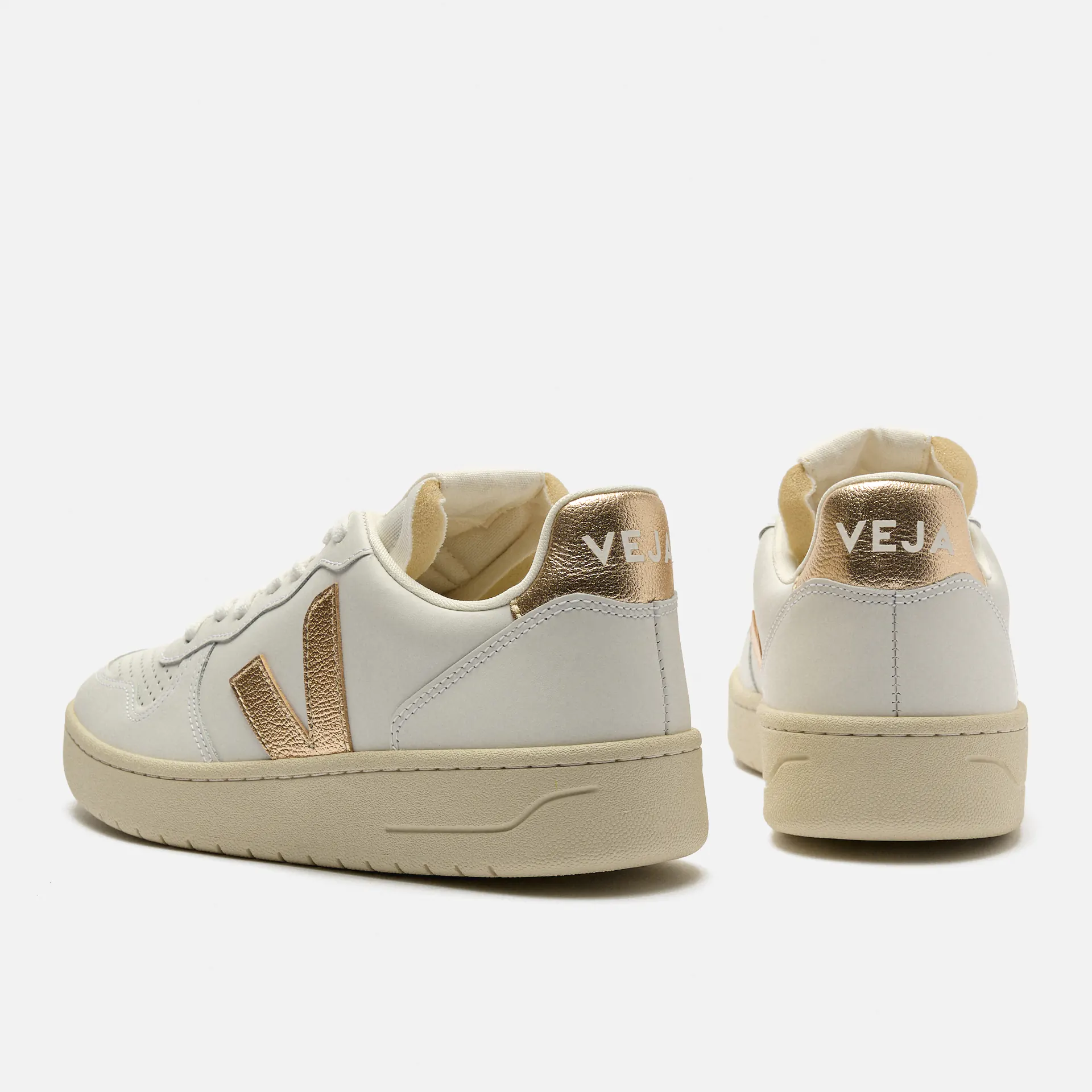 Veja Women V-10 Prime Leather Sneaker Extra-White/Platine