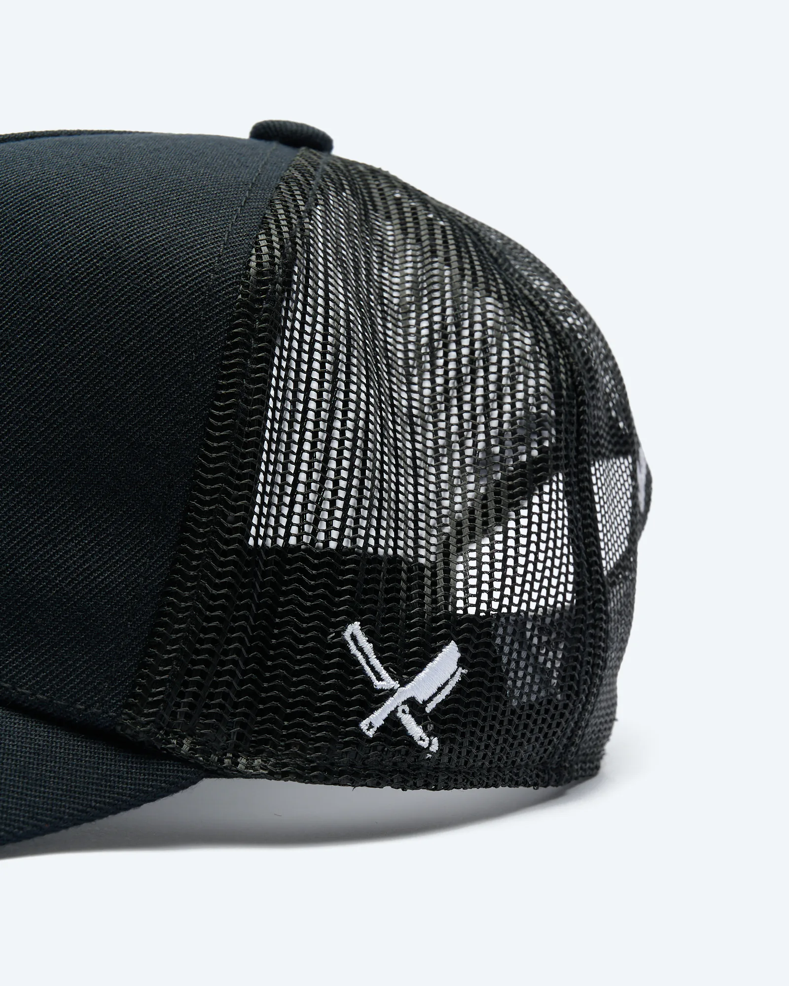 Distorted People Blades Plate Trucker Cap Black