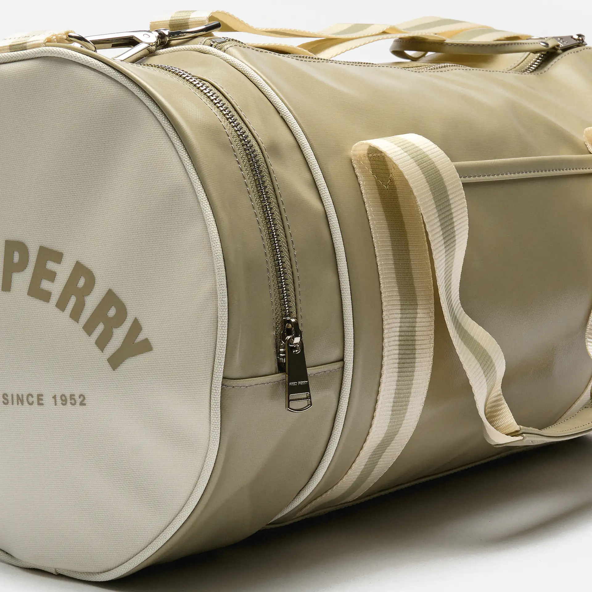 Fred Perry Classic Barrel Bag Warm Grey/Ecru