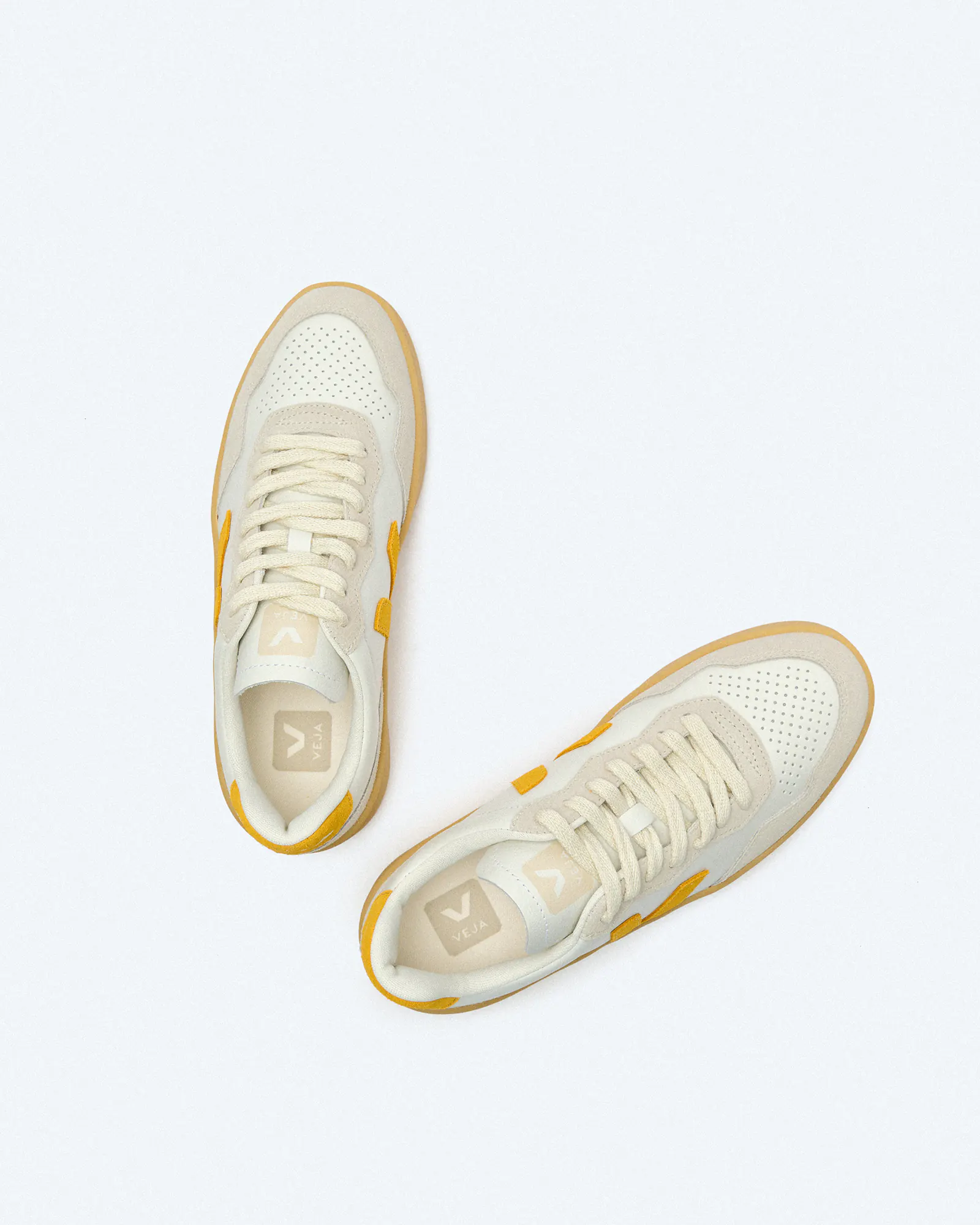 Veja V-90 O.T. Leather Sneaker Extra White Toscane Natural Veja V-90 O.T. Leather Sneaker Extra White Toscane Natural