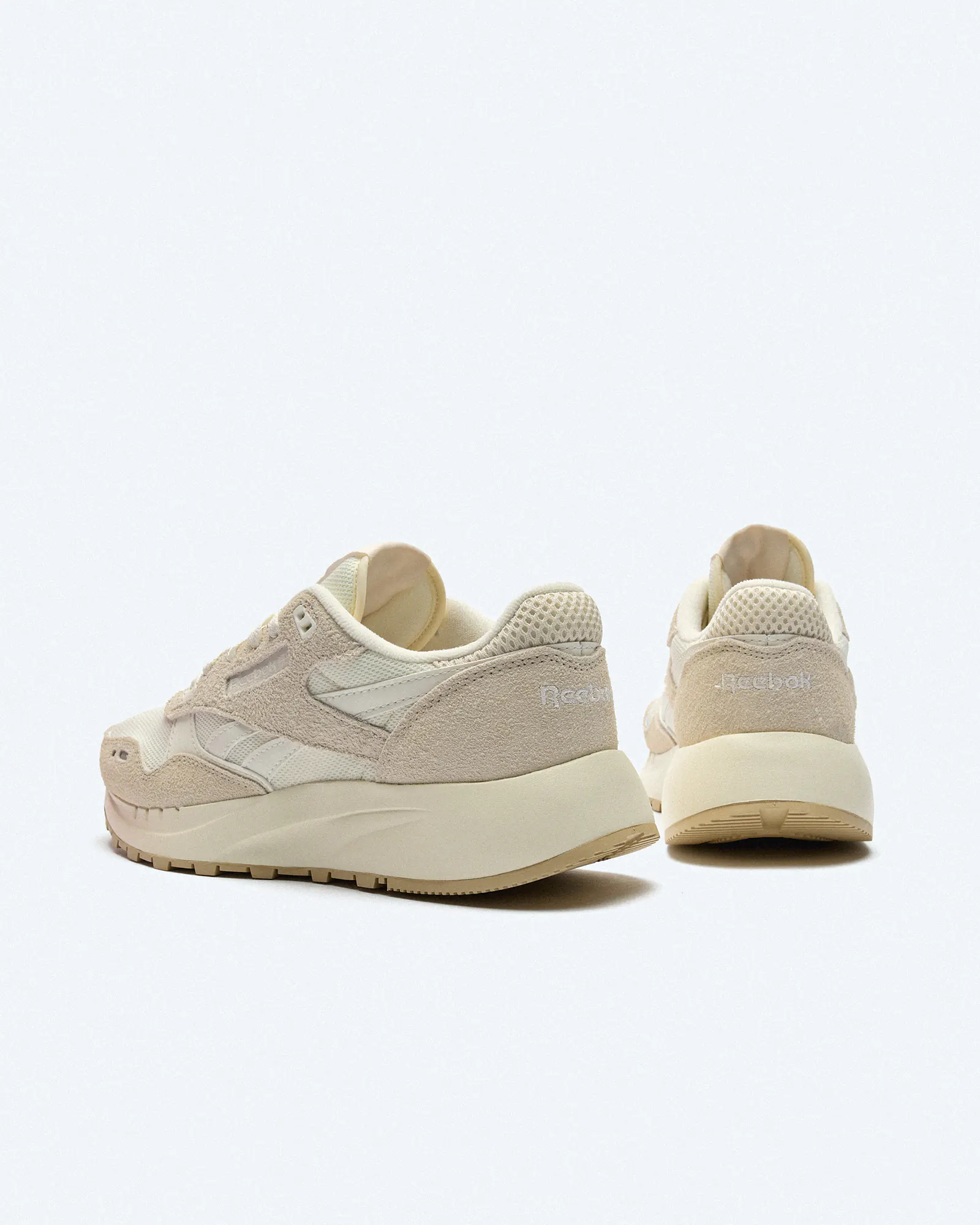Reebok Classic Leather 2400 Vintage Sneaker Chalk/Alabaster Reebok Classic Leather 2400 Vintage Sneaker Chalk/Alabaster