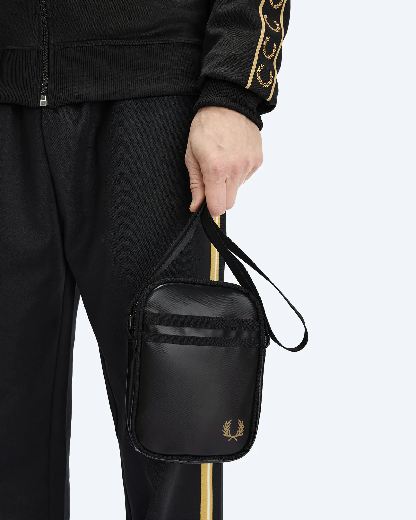 Fred Perry Tonal Classic Small Side Bag Black/Gold