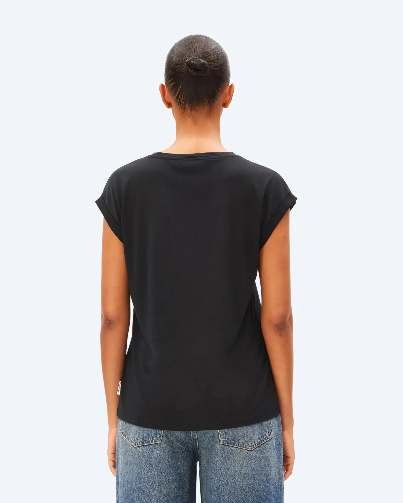JILAANA T-SHIRT Black