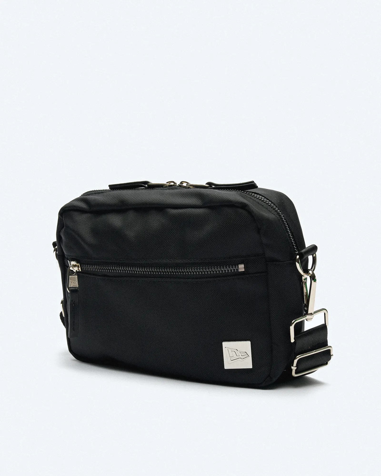 New Era Camera Bag Black  New Era Camera Bag Black