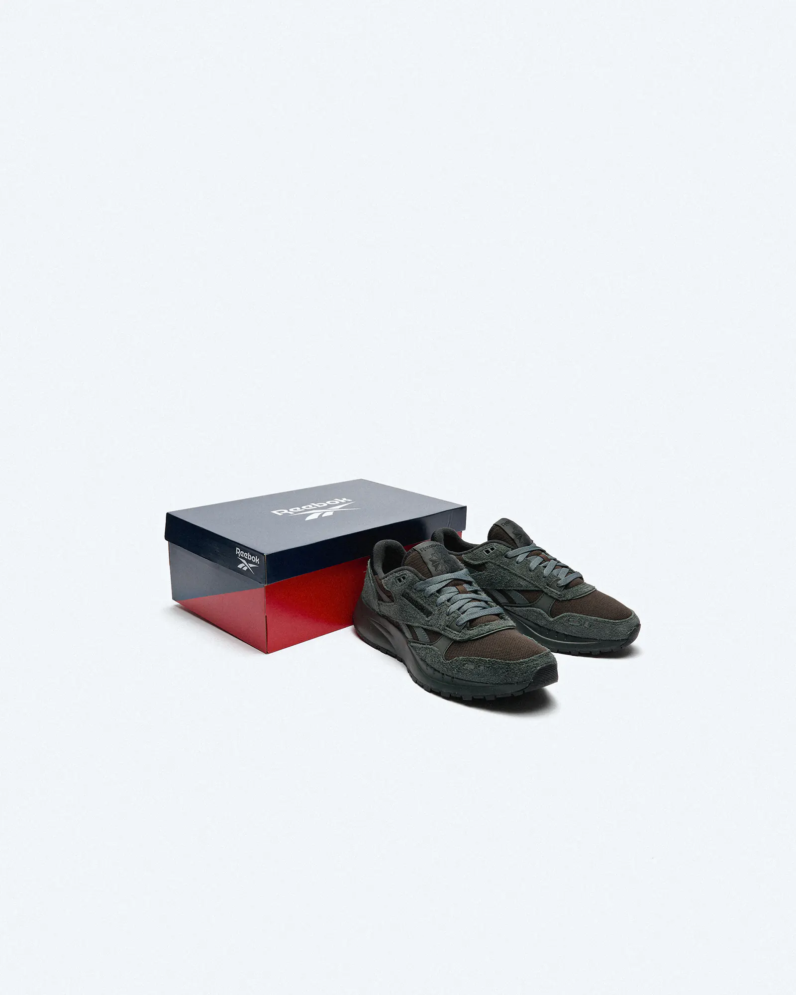 Reebok Classic Leather 2400 Sneaker Dark Matter/Grey Reebok Classic Leather 2400 Sneaker Dark Matter/Grey