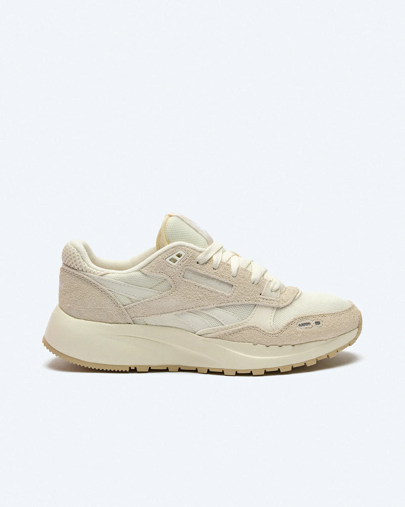 Reebok Classic Leather 2400 Vintage Sneaker Chalk/Alabaster Reebok Classic Leather 2400 Vintage Sneaker Chalk/Alabaster