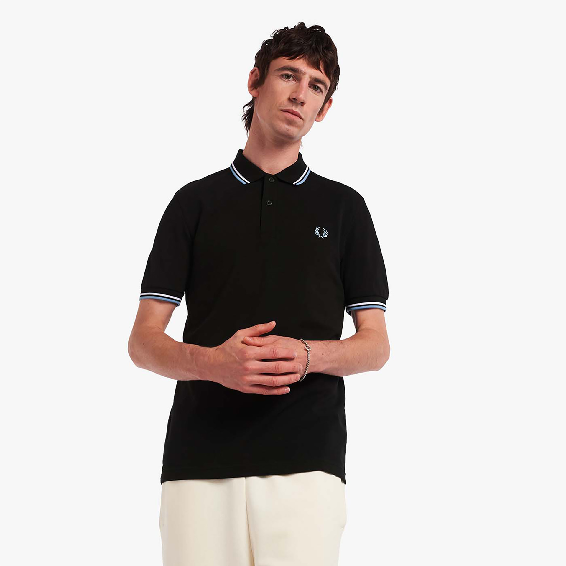 Fred Perry Poloshirt mit Doppelstreifen Black/White/Sky