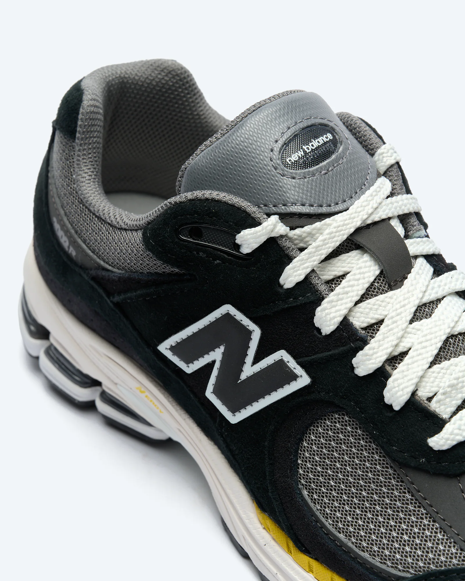 2002R Sneaker Black