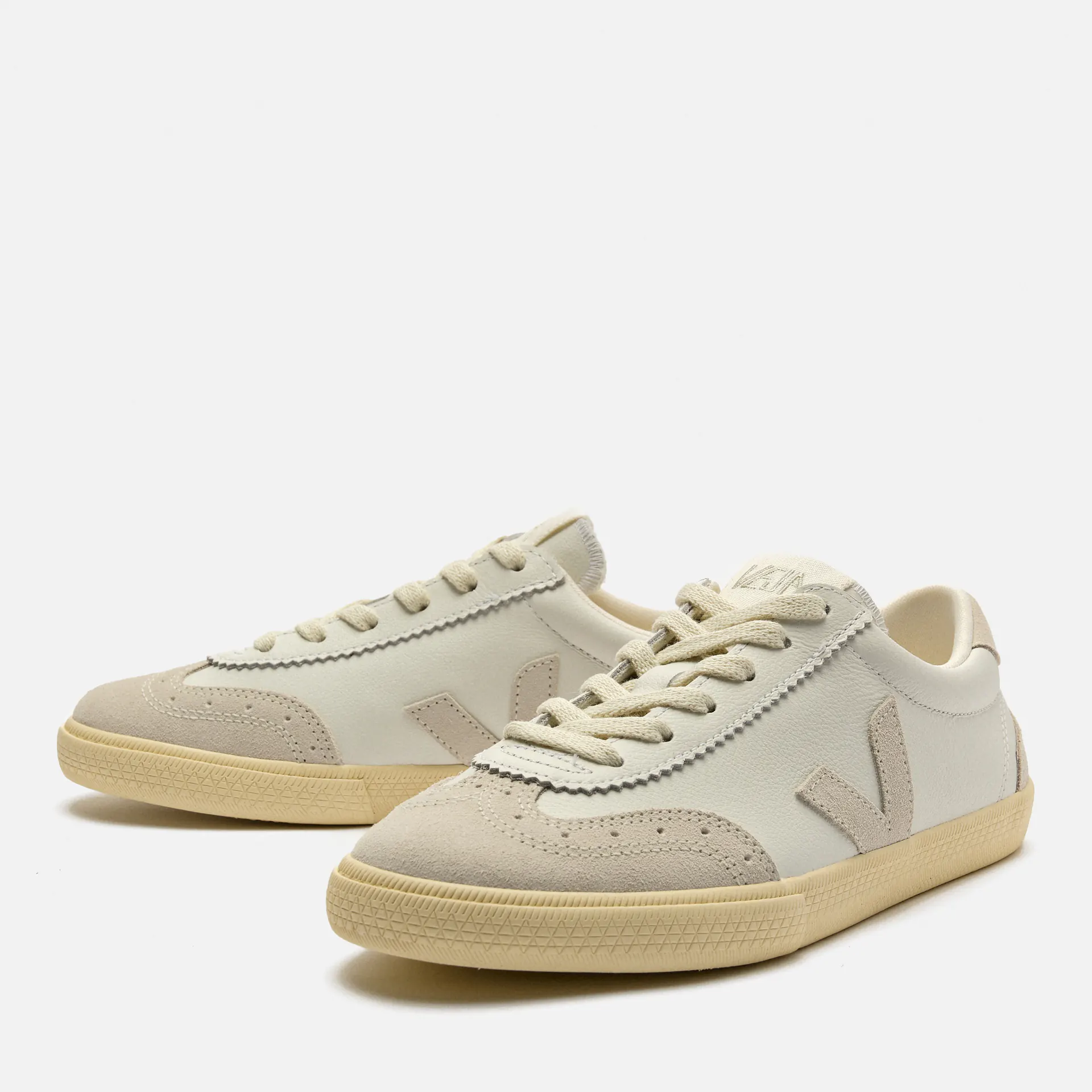 Veja Volley O.T. Woman Leather Sneaker White Natural