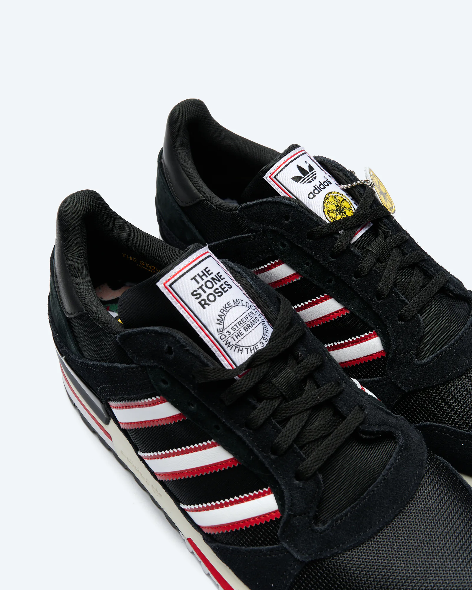 adidas Originals ZX 600 Manchaster United FC x Stone Roses Sneakers Black/White/Red 