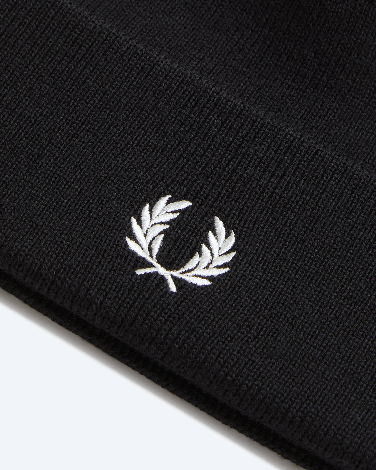 Classic Merino Wool Beanie Black/Show White