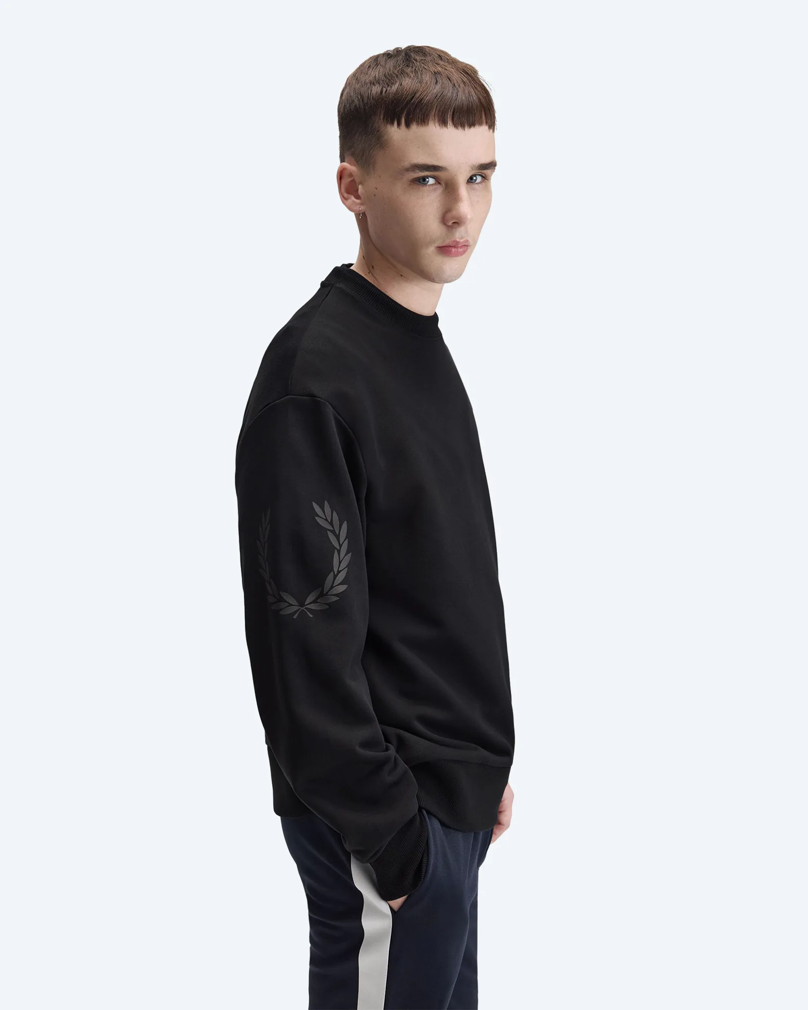 Reflective Laurel Sweatshirt Black