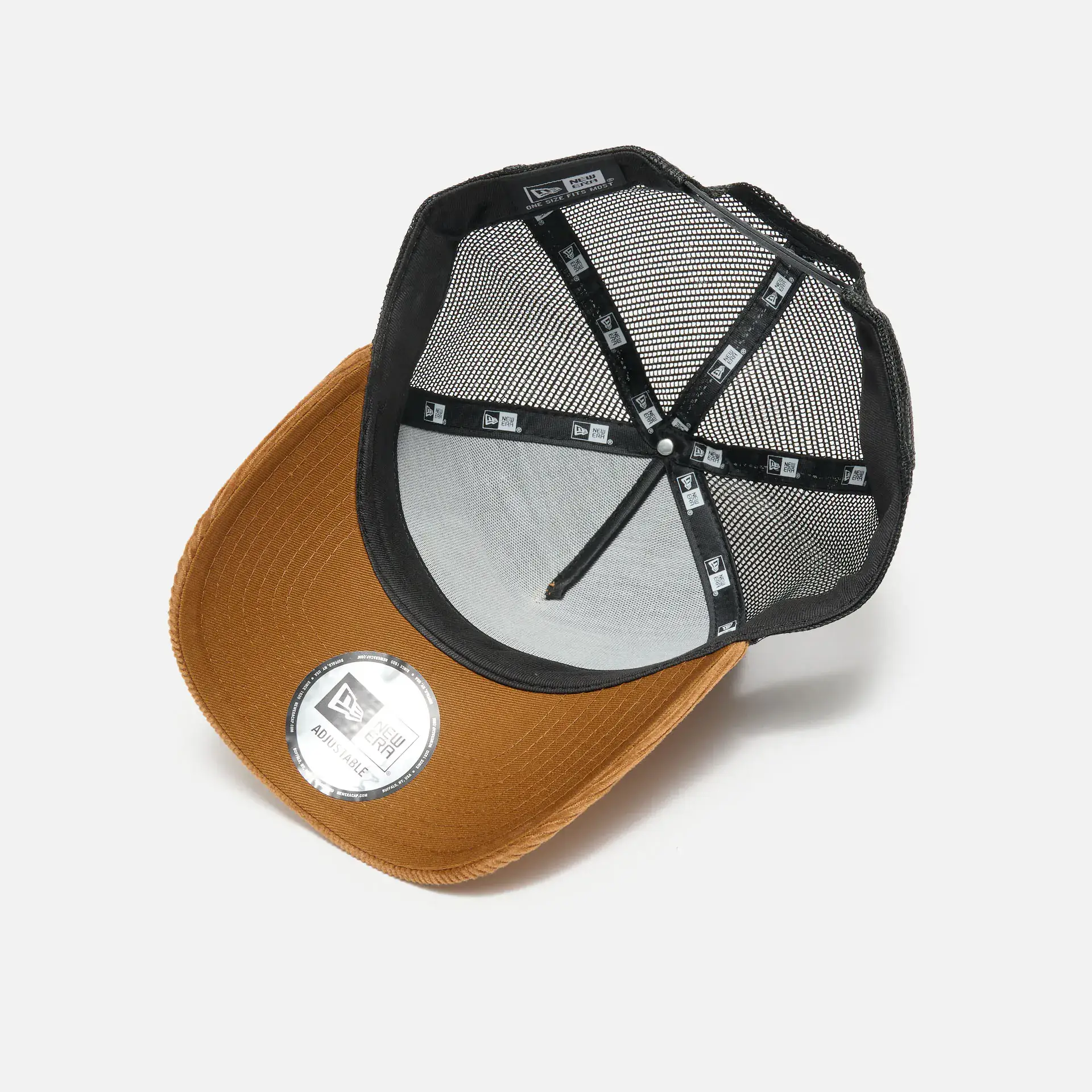 New Era Food 9Forty Cord Trucker Cap Dark Beige TPNBLK