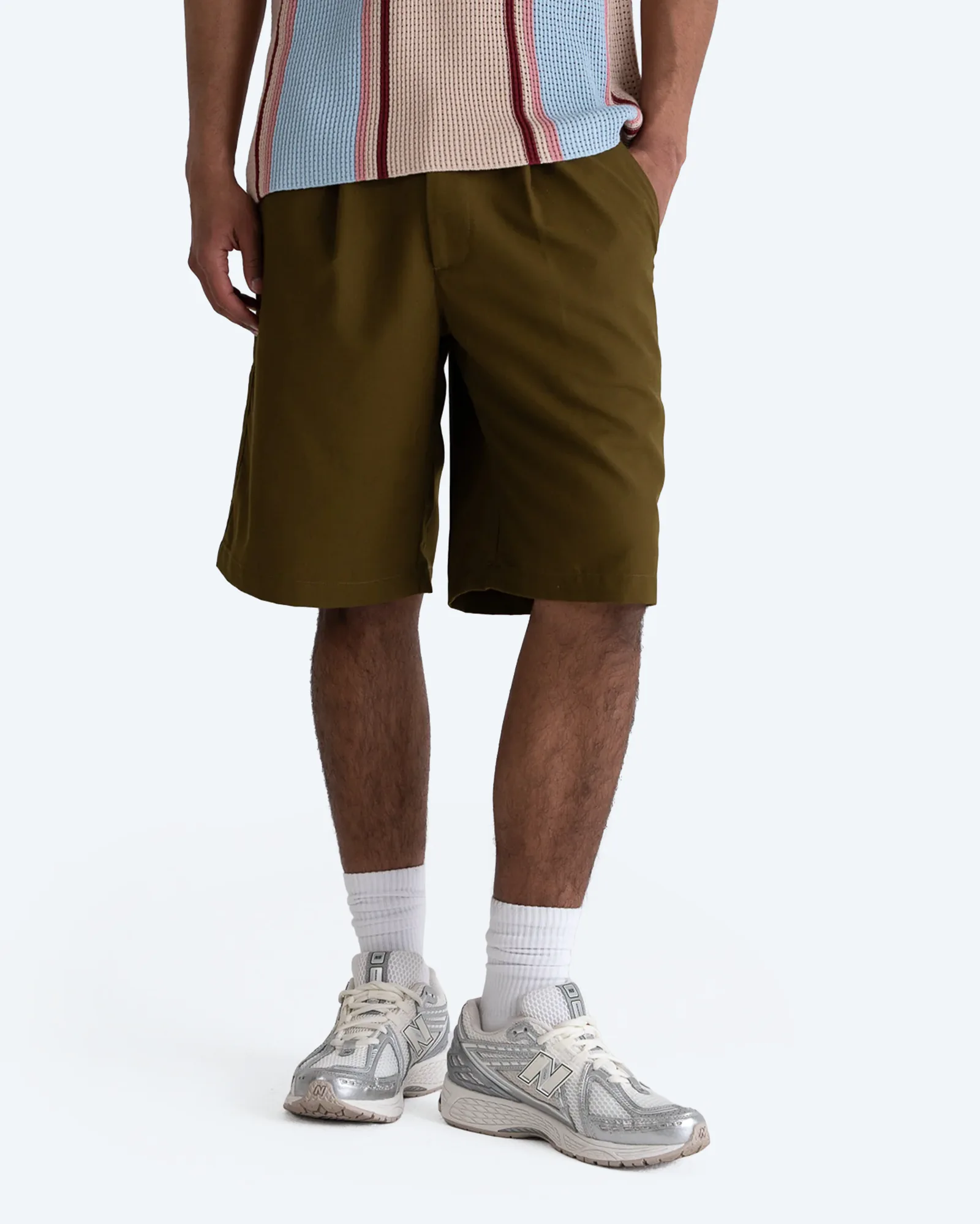 Prohibited Pleated Shorts Khaki