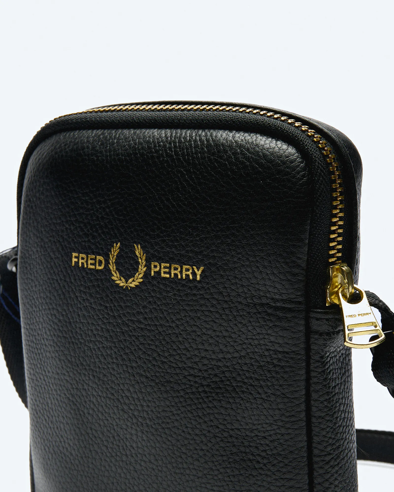 Fred Perry Tumbled Leather Side Bag Black