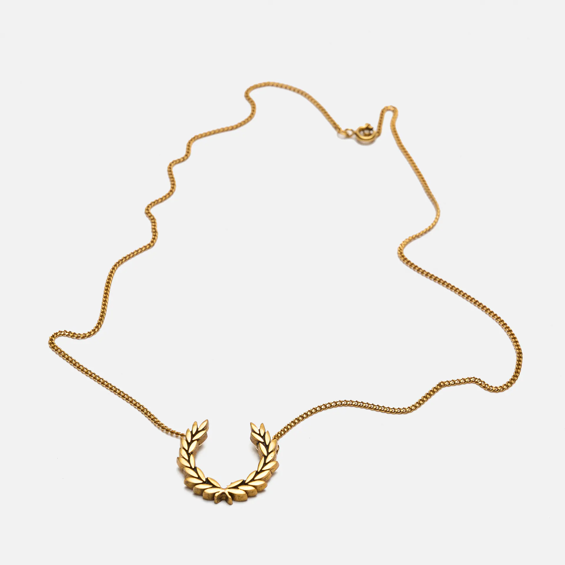 Fred Perry Laurel Wreath Necklace Gold