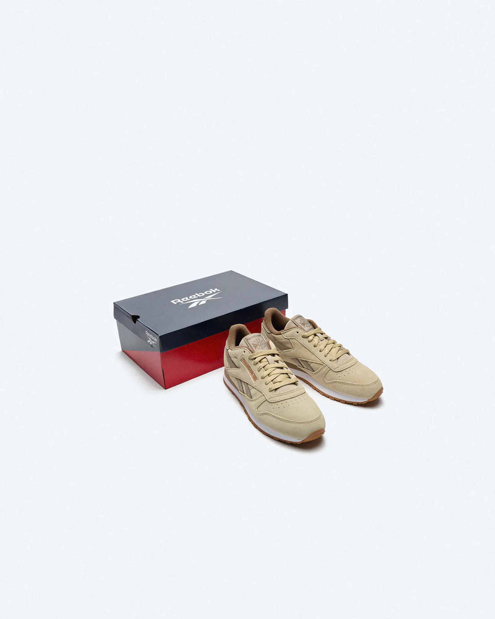 Reebok Classic Leather Sneaker Classic Beige/Classic Beige/Ash Reebok Classic Leather Sneaker Classic Beige/Classic Beige/Ash