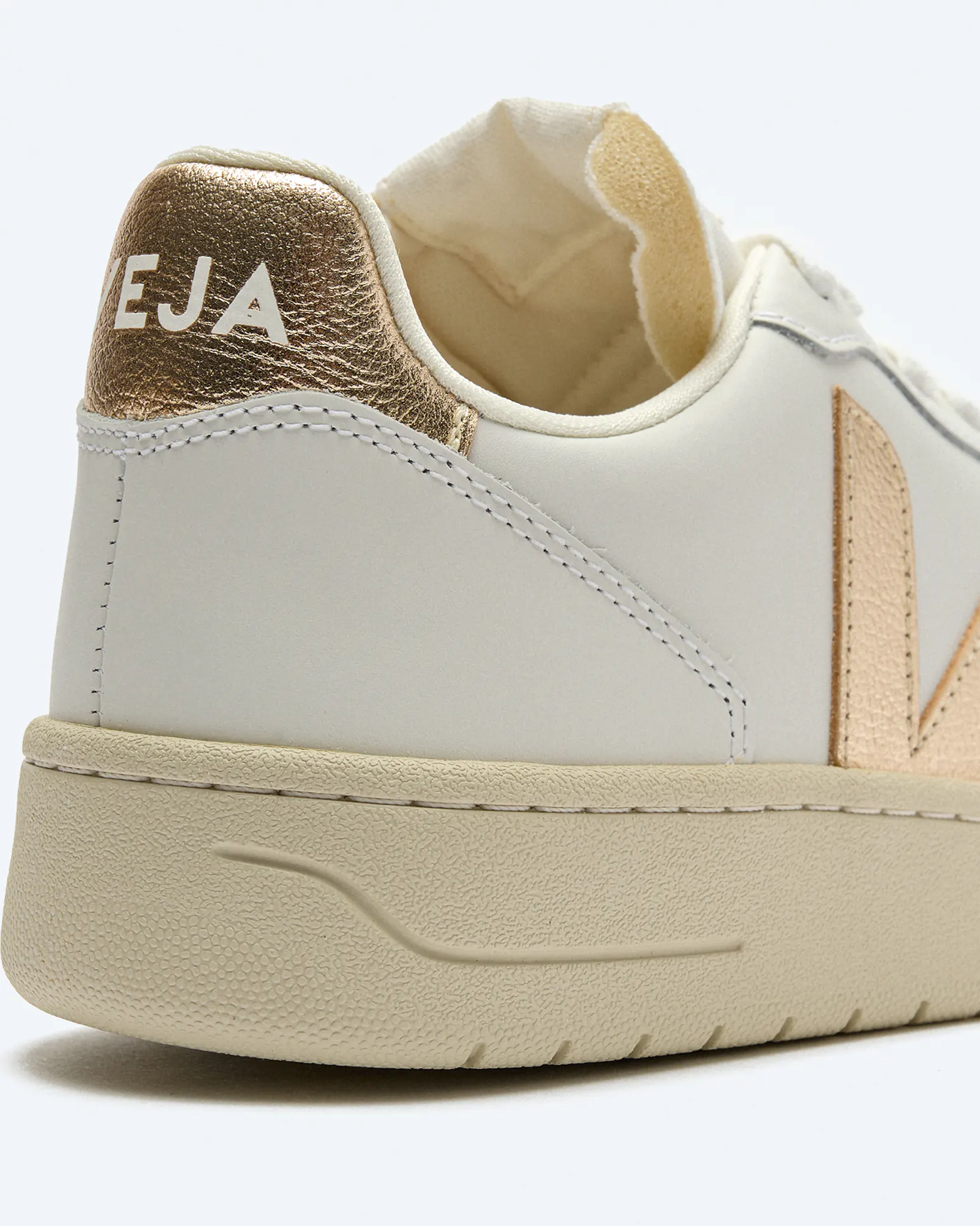 Veja Women V-10 Prime Leather Sneaker Extra-White/Platine