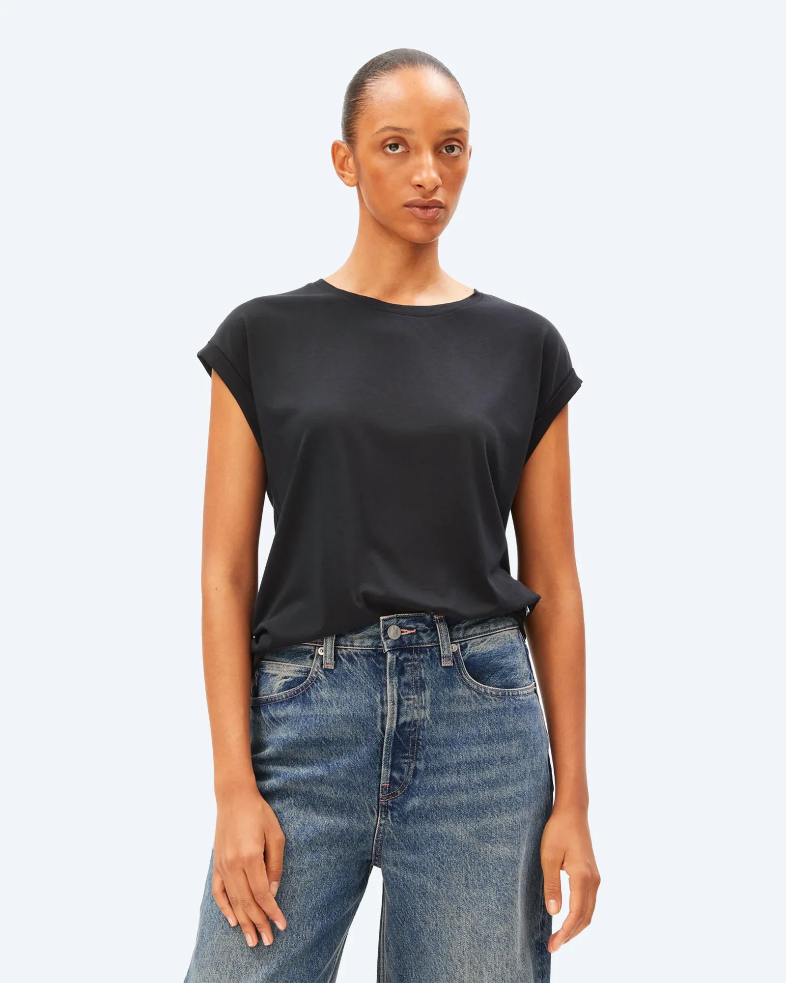 JILAANA T-SHIRT Black