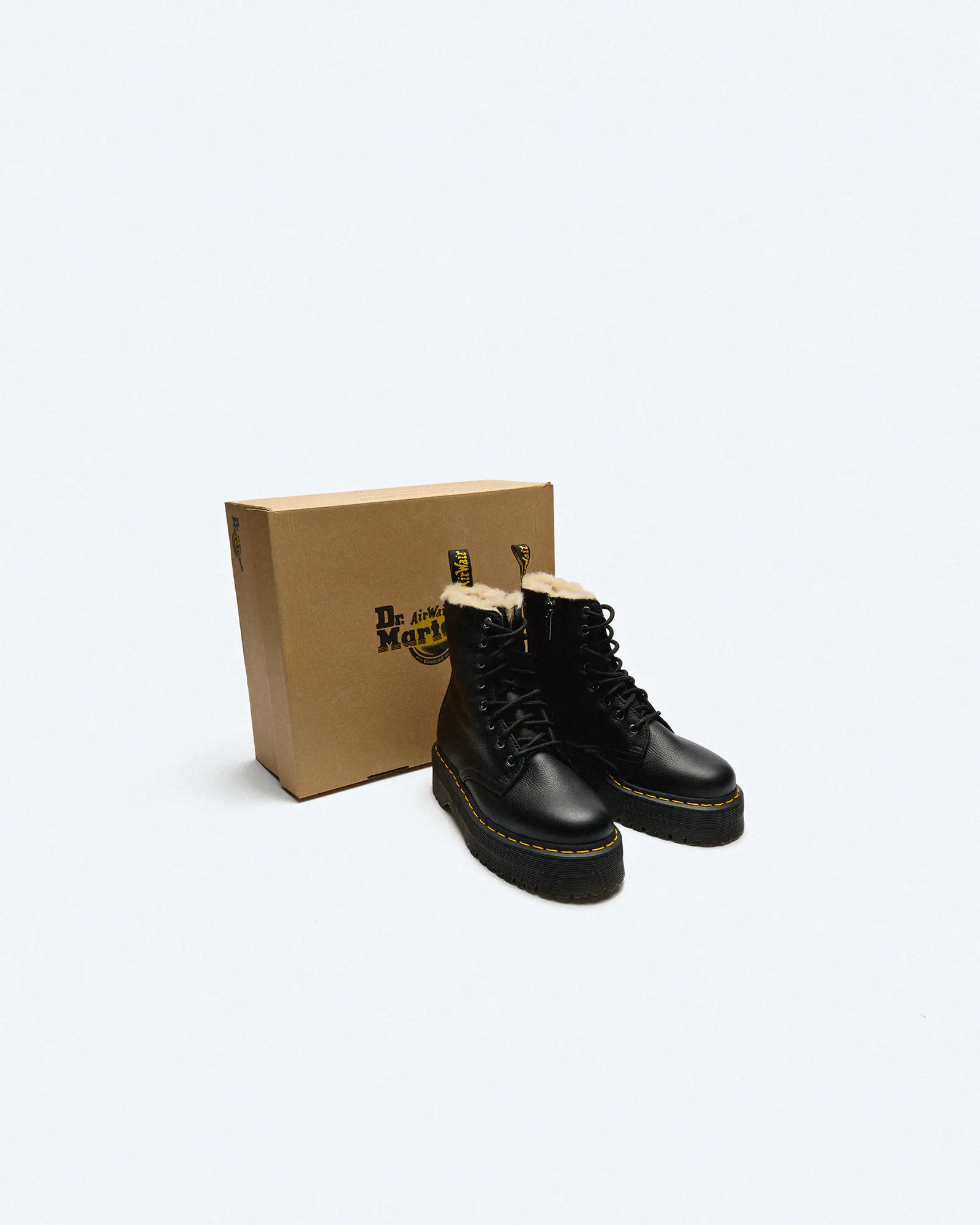 Dr. Martens Jadon FL Plateau Boots Black