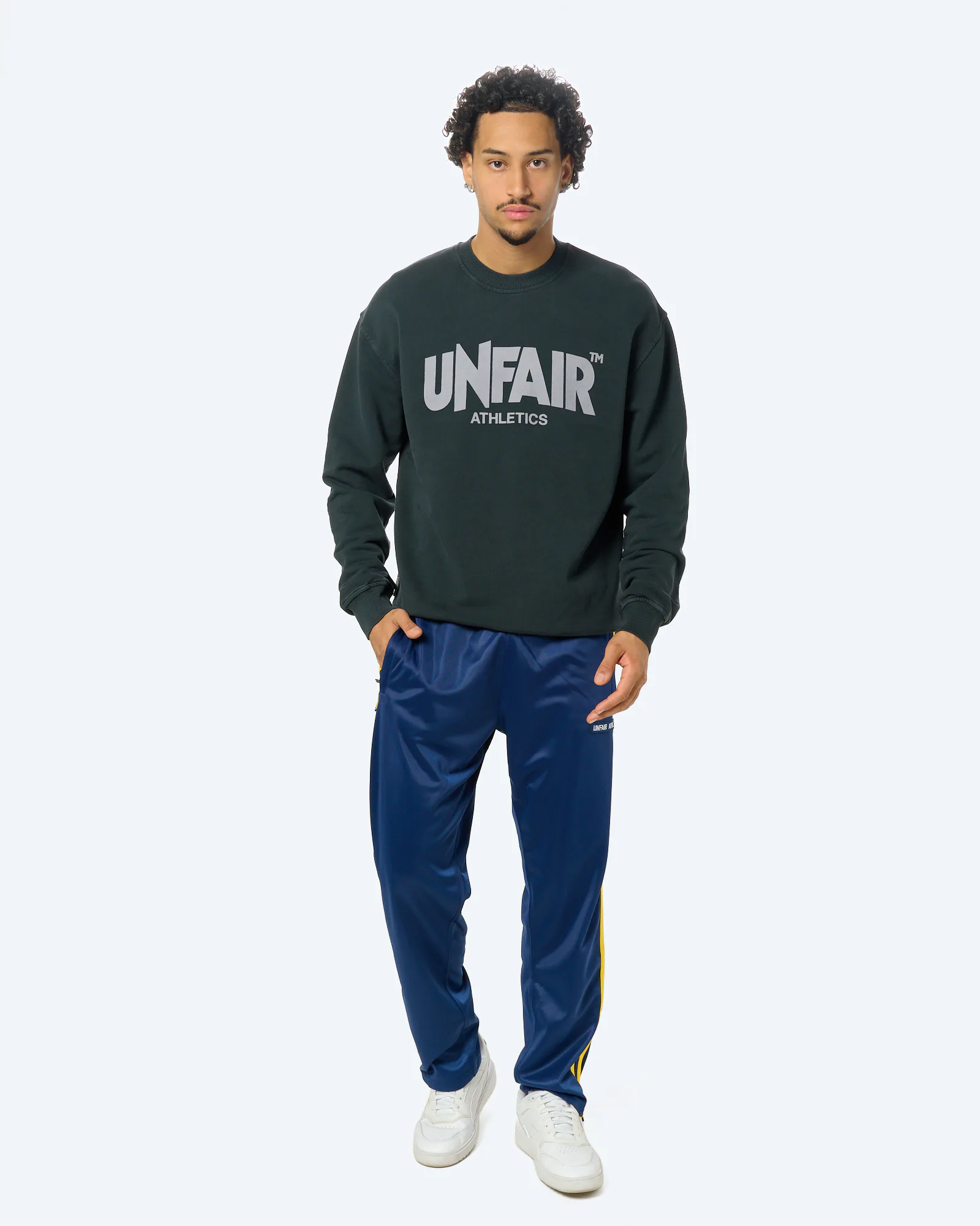 Classic Label Crewneck Washed Black