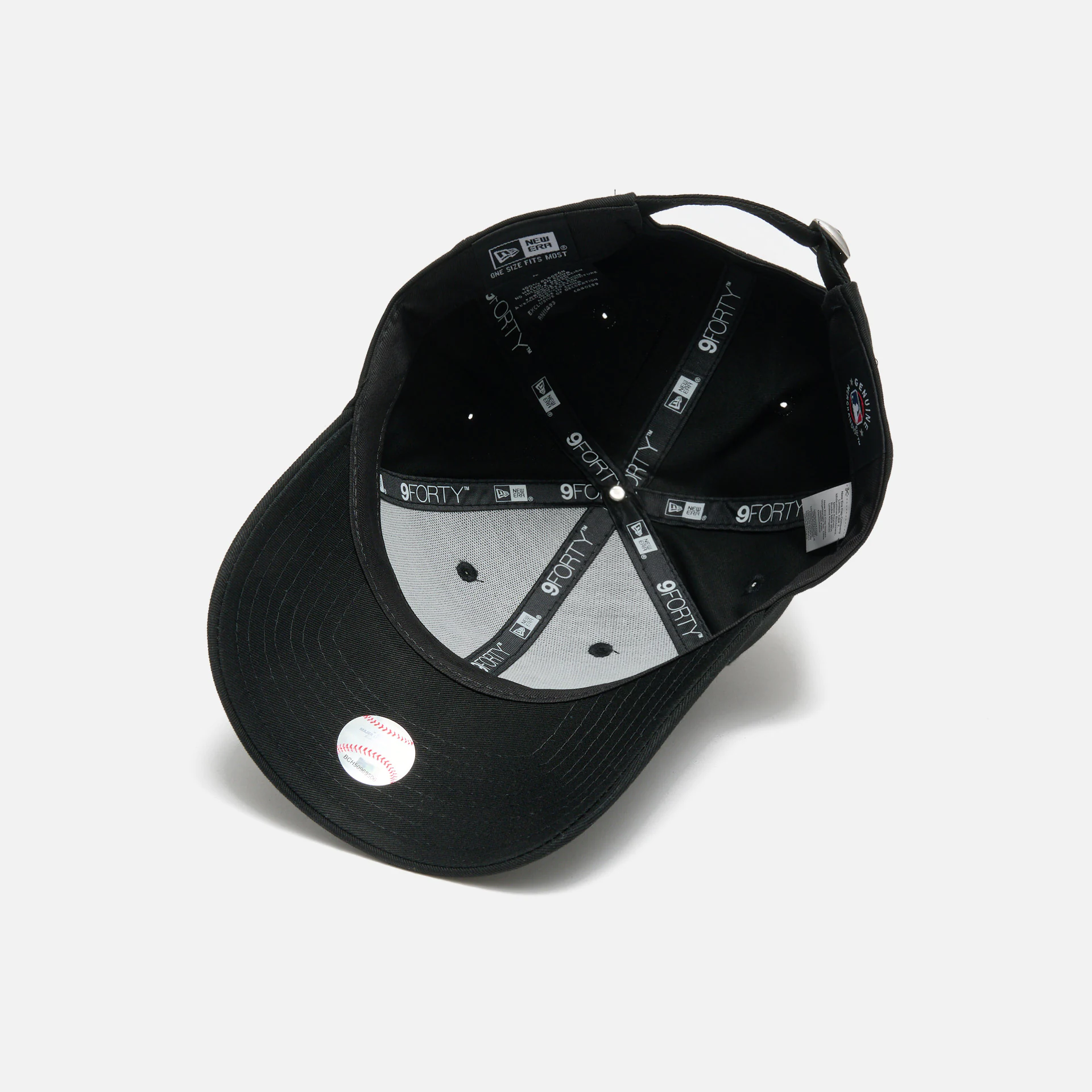New Era MLB NY Yankees Team Outline 9Forty Strapback Cap Black/Light Pink