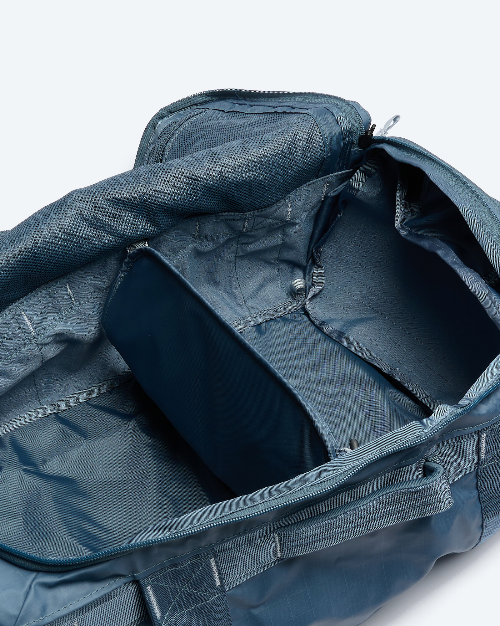 The North Face Base Camp Voyager Duffel Bag 32L Granite Grey/Fr