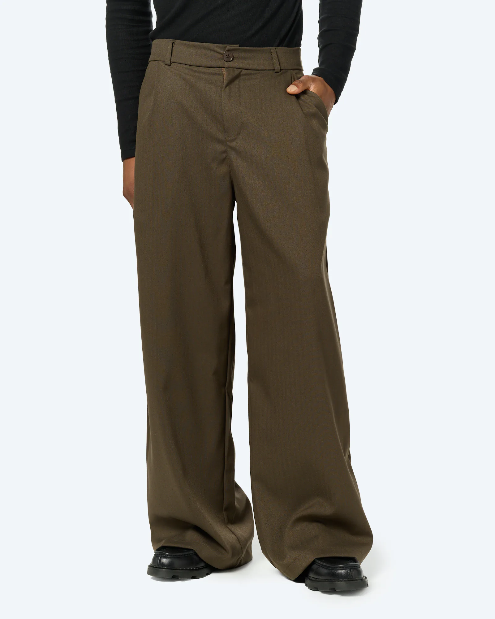 Another Cotton Pleated Loose Fit Pants Brown