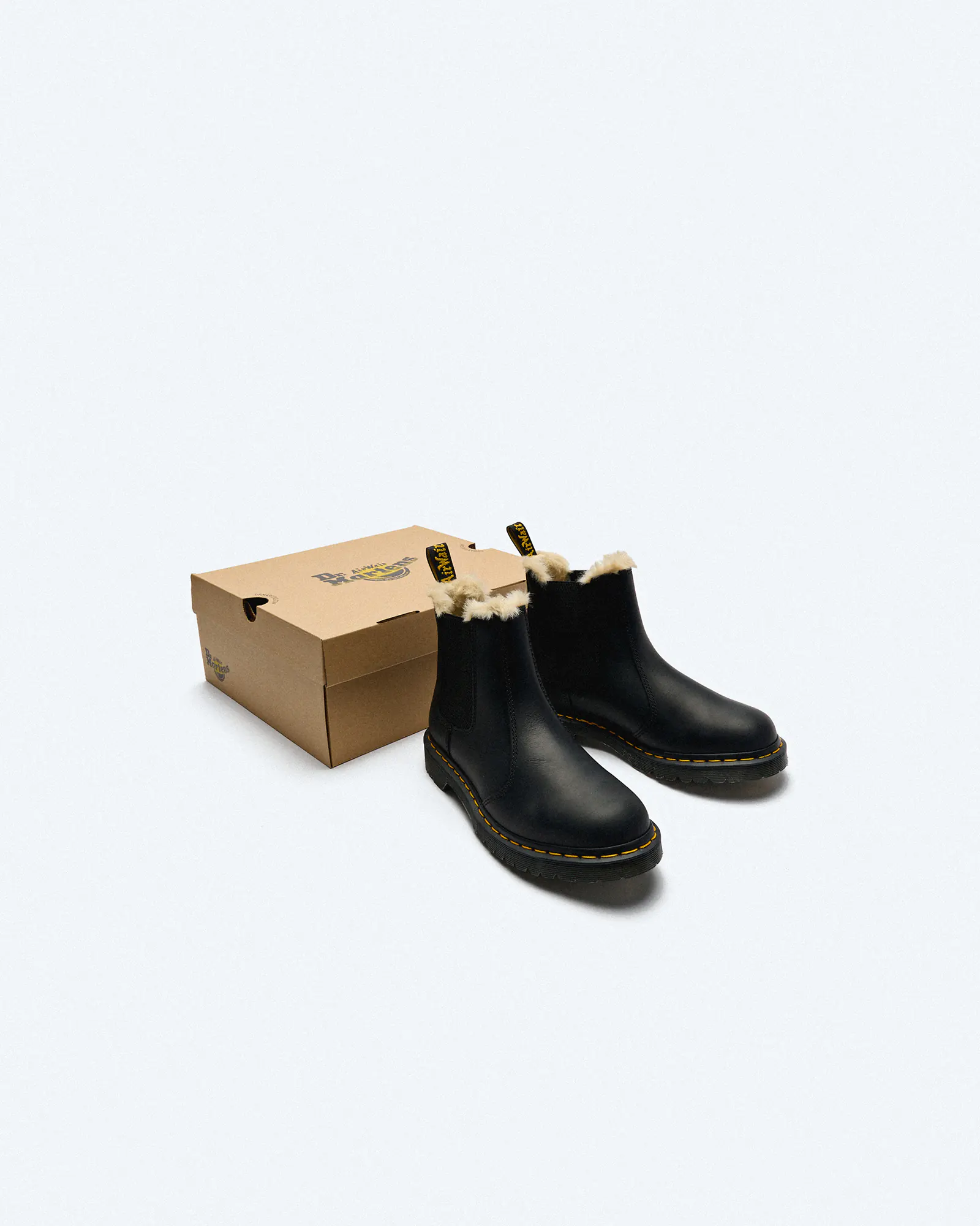 Dr. Martens 2976 Leonore Chelsea Boots Black