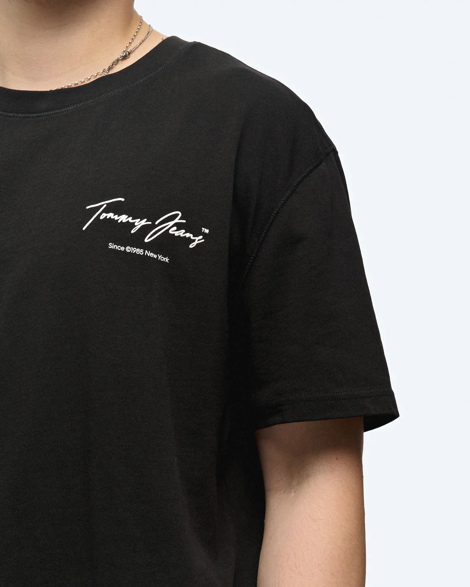 Tommy Jeans Regular Vintage DNA T-Shirt Black Tommy Jeans Regular Vintage DNA T-Shirt Black