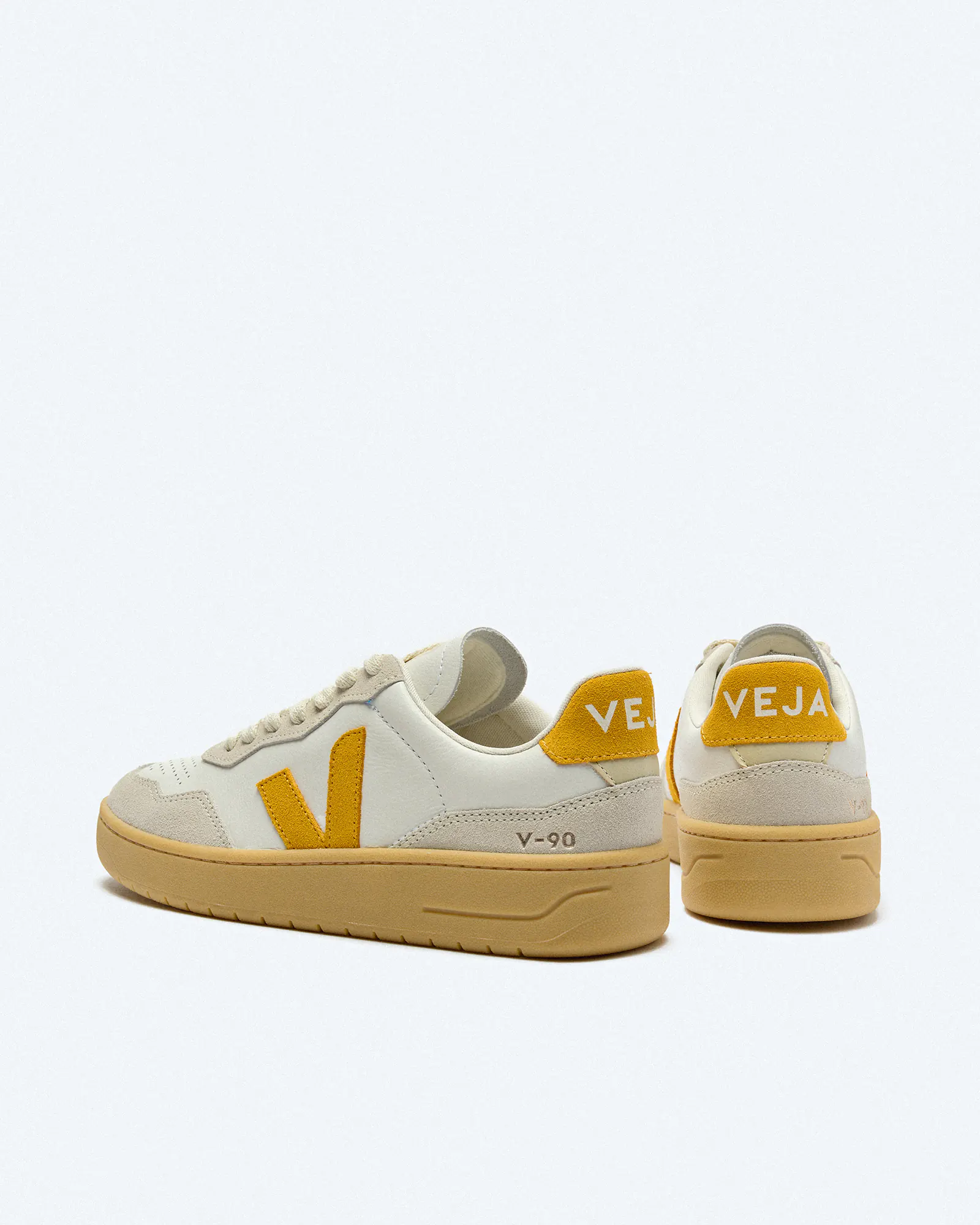 Veja V-90 O.T. Leather Sneaker Extra White Toscane Natural Veja V-90 O.T. Leather Sneaker Extra White Toscane Natural