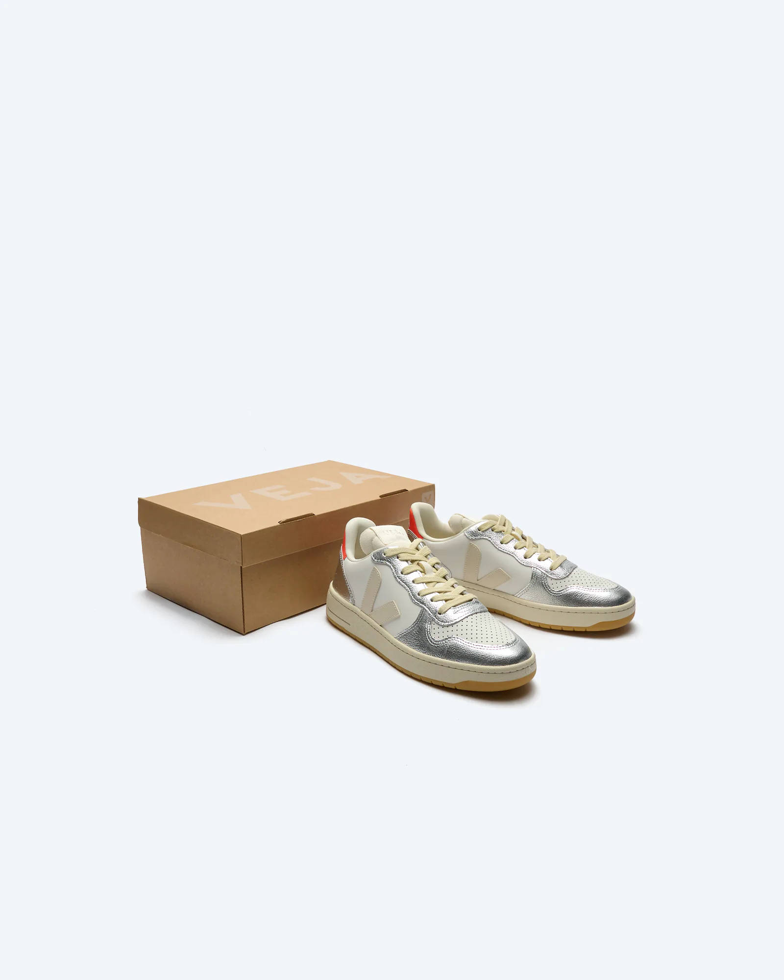 Veja Woman V-10 Prime Leather Sneaker White/Pierre/Silver