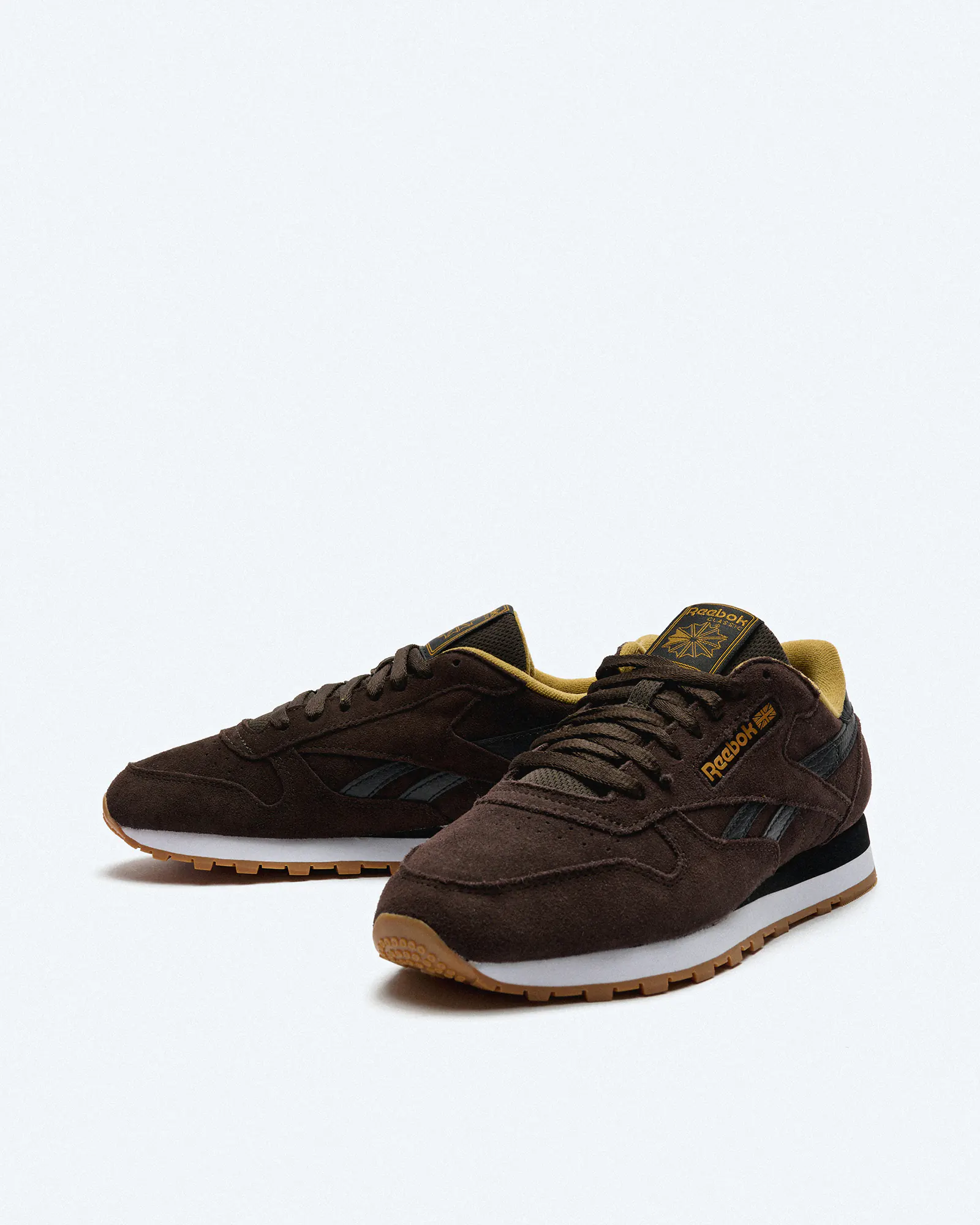 Black high top reeboks shop